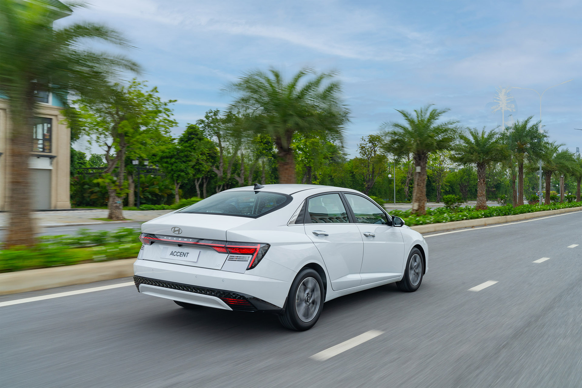 Hyundai Accent 2024 trang bị gói công nghệ hỗ trợ lái SmartSense.