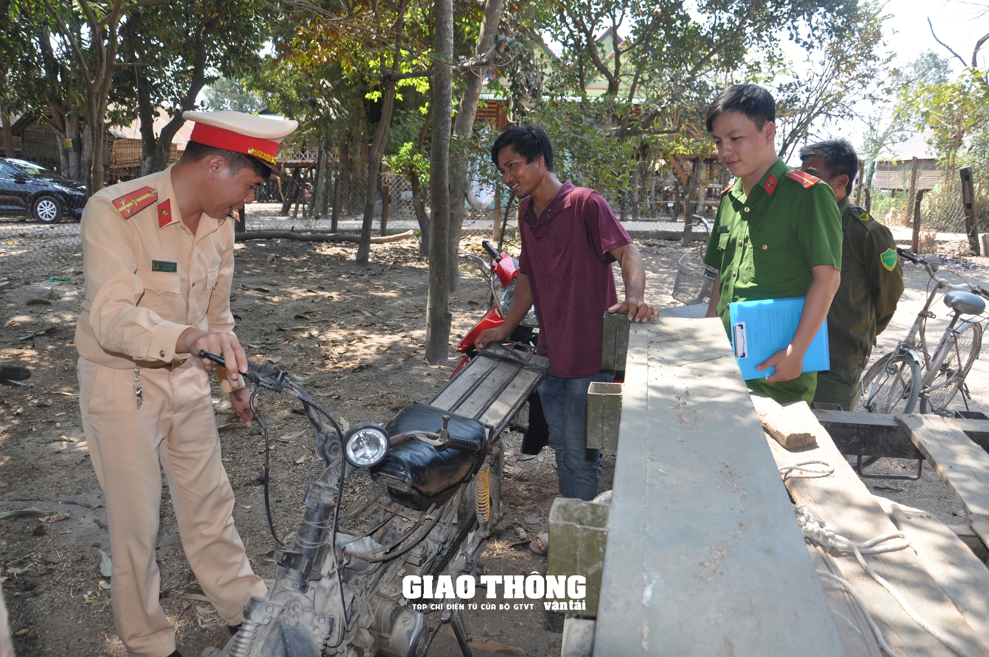 Chuyện "cõng" pháp luật ATGT đến từng buôn, làng ở Gia Lai- Ảnh 3.