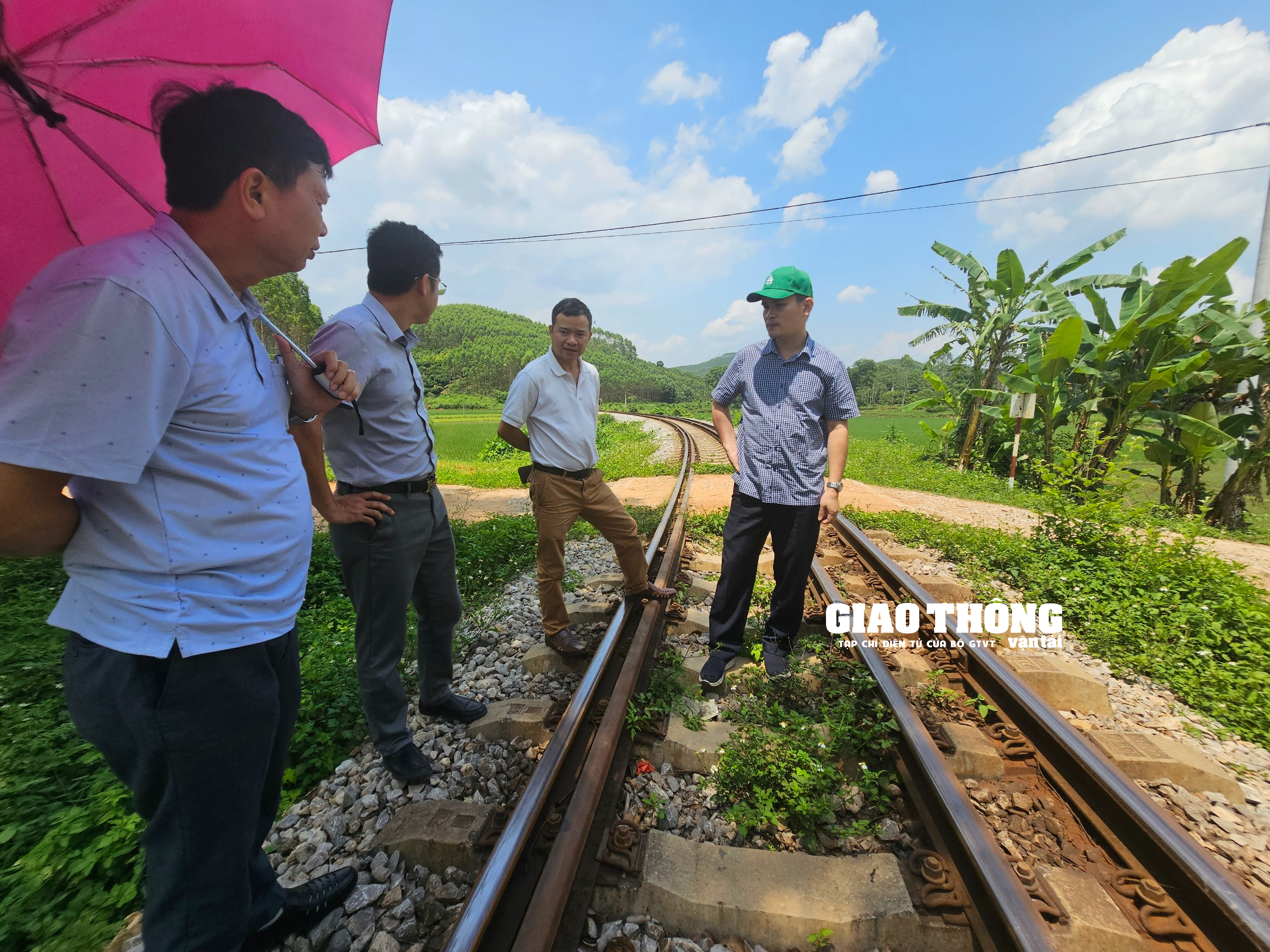 Tuyến đường sắt liên vận quốc tế Hà Nội – Đồng Đăng xuống cấp, nhiều vị trí nguy hiểm- Ảnh 1.