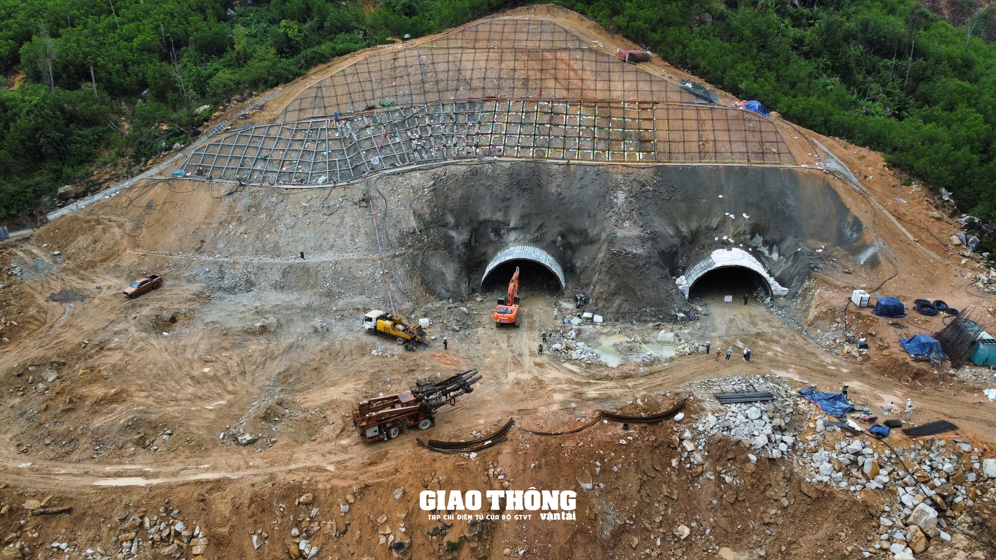 Cận cảnh thi công hầm Phượng Hoàng trên cao tốc Khánh Hòa - Buôn Ma Thuột- Ảnh 1.