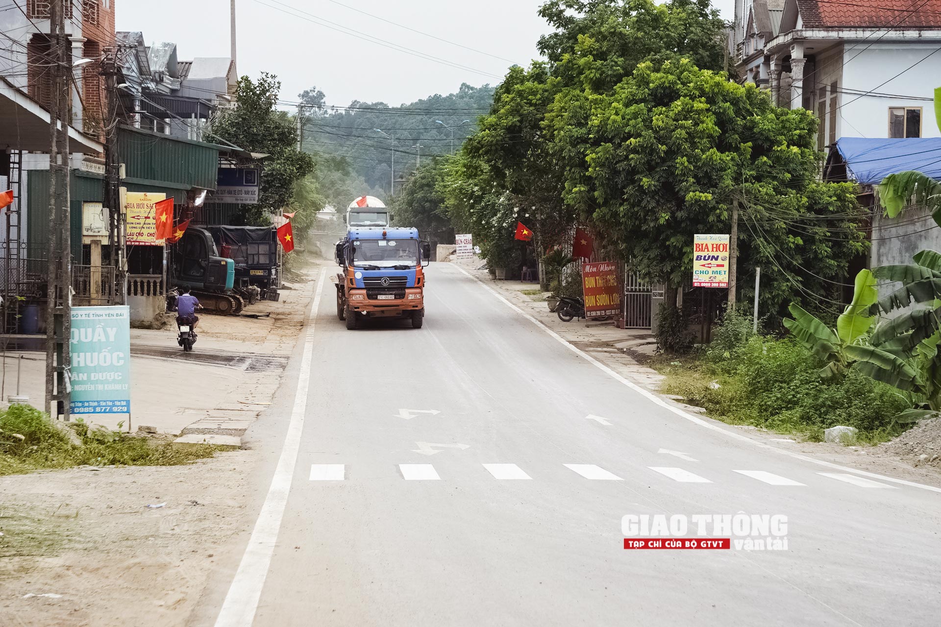 Tăng tốc thi công đường nối Nghĩa Lộ với cao tốc Nội Bài -Lào Cai những ngày nắng như đổ lửa- Ảnh 8.
