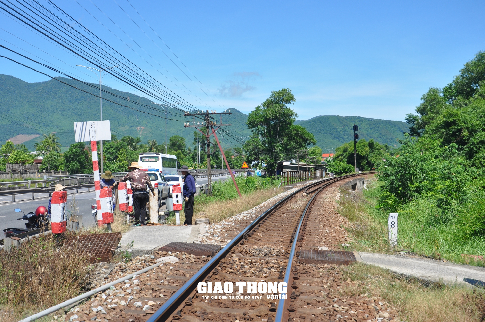 Đóng, xóa nhiều lối đi tự mở qua đường sắt Bắc - Nam ở tỉnh Thừa Thiên - Huế- Ảnh 9.