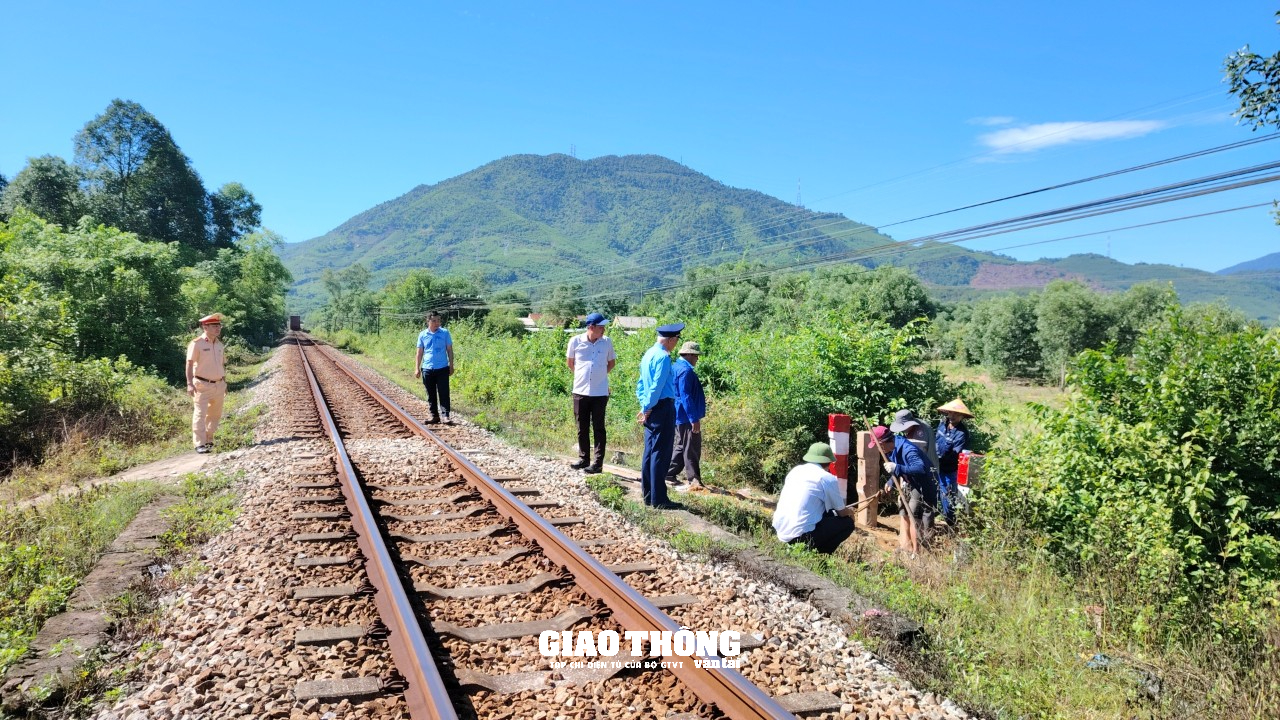 Đóng, xóa nhiều lối đi tự mở qua đường sắt Bắc - Nam ở tỉnh Thừa Thiên - Huế- Ảnh 13.