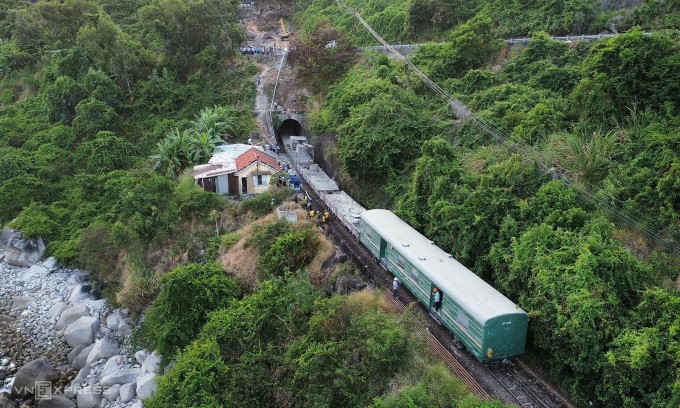 Nhiều hầm đường sắt trăm tuổi cần "khám bệnh"- Ảnh 1.