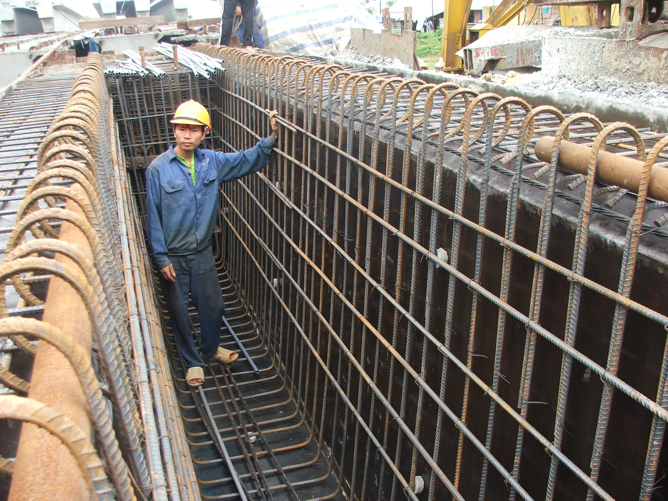 Sớm ứng dụng công nghệ "Dầm cánh rộng" trong xây dựng cầu tại Việt Nam- Ảnh 4.