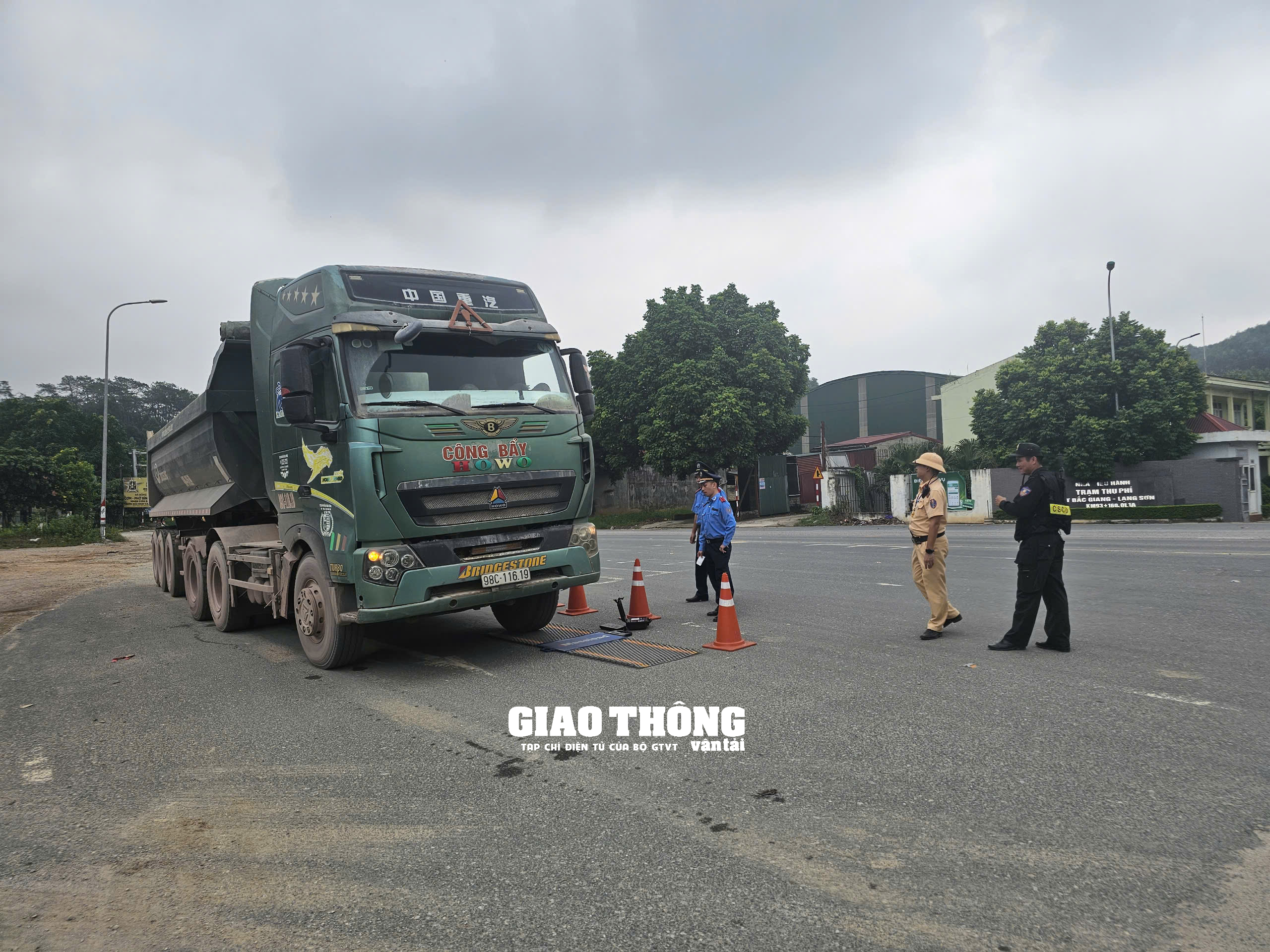 Vì sao xe quá tải không “có cửa” hoạt động trên địa bàn Lạng Sơn - Ảnh 1.