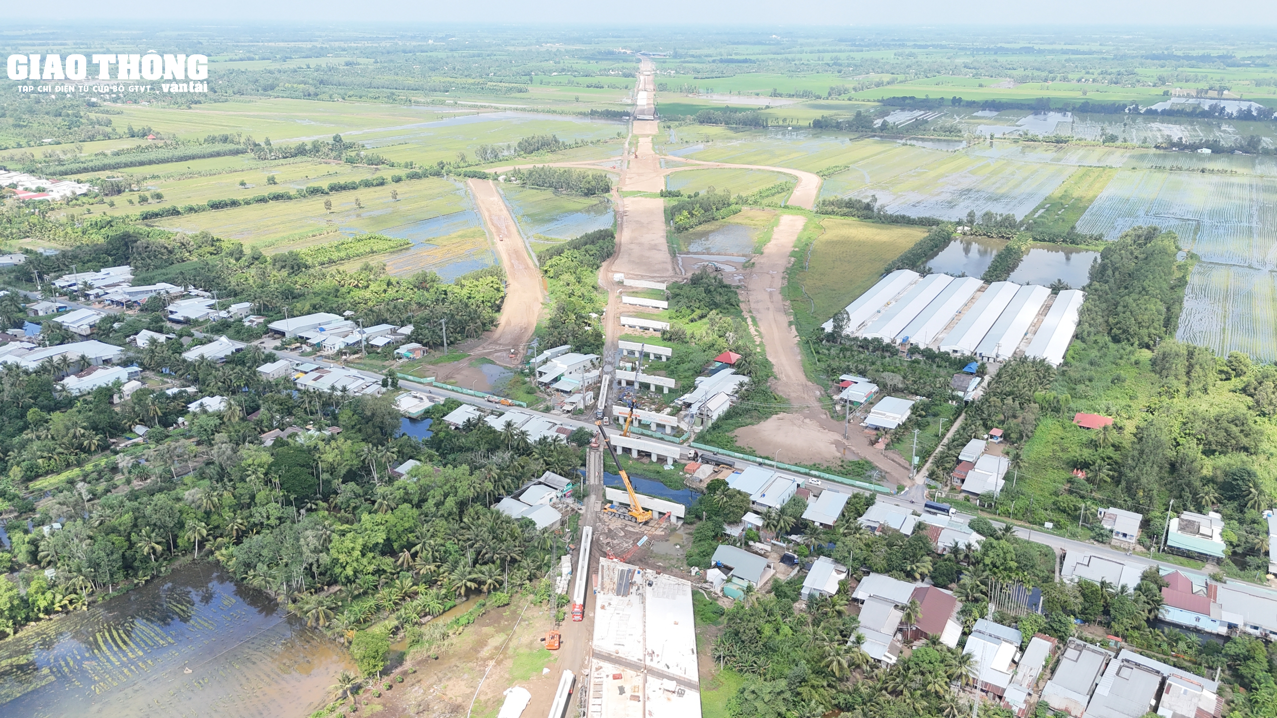 Tăng tốc thi công trên cao tốc Cần Thơ - Hậu Giang - Ảnh 12.