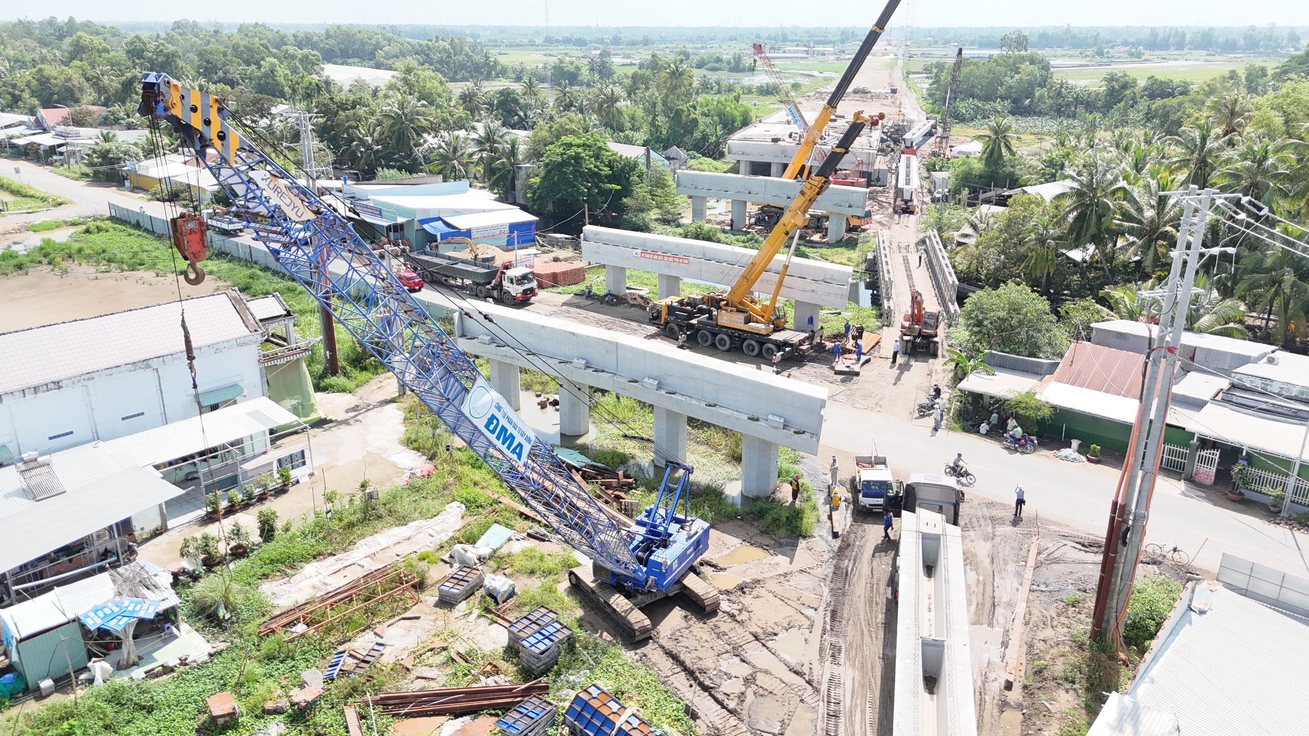 Tăng tốc thi công trên cao tốc Cần Thơ - Hậu Giang - Ảnh 8.