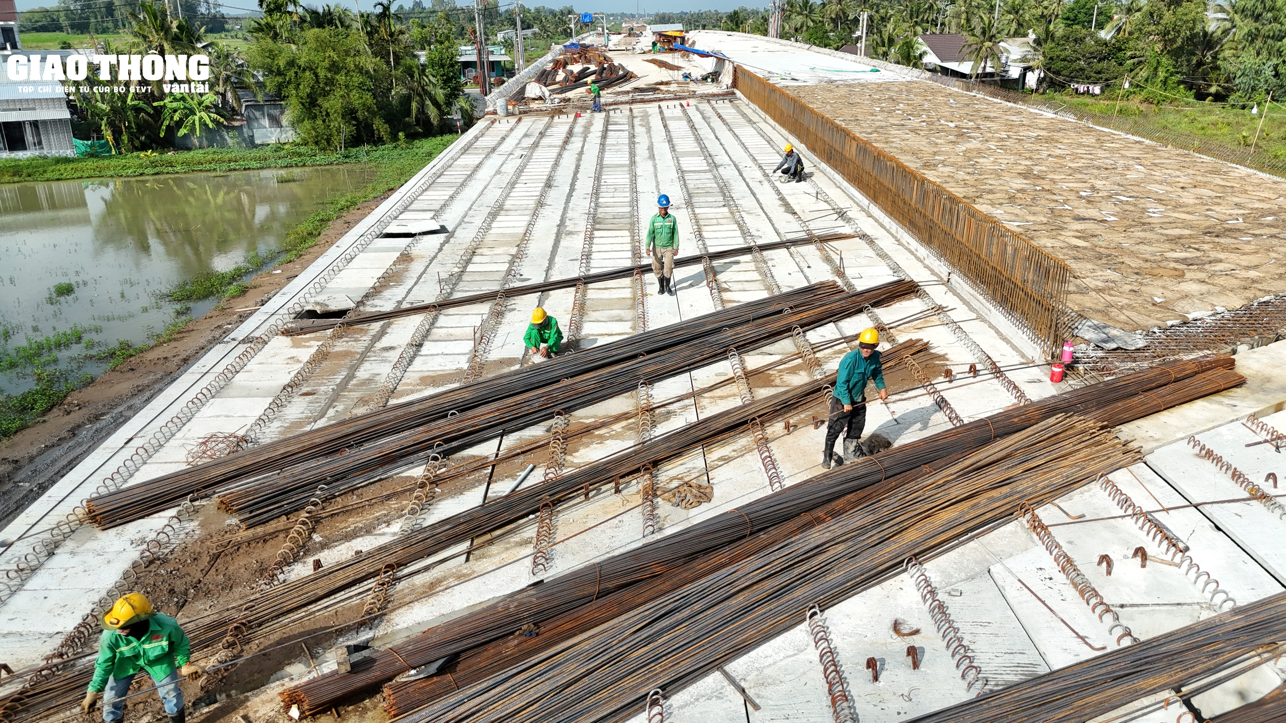 Tăng tốc thi công trên cao tốc Cần Thơ - Hậu Giang - Ảnh 4.