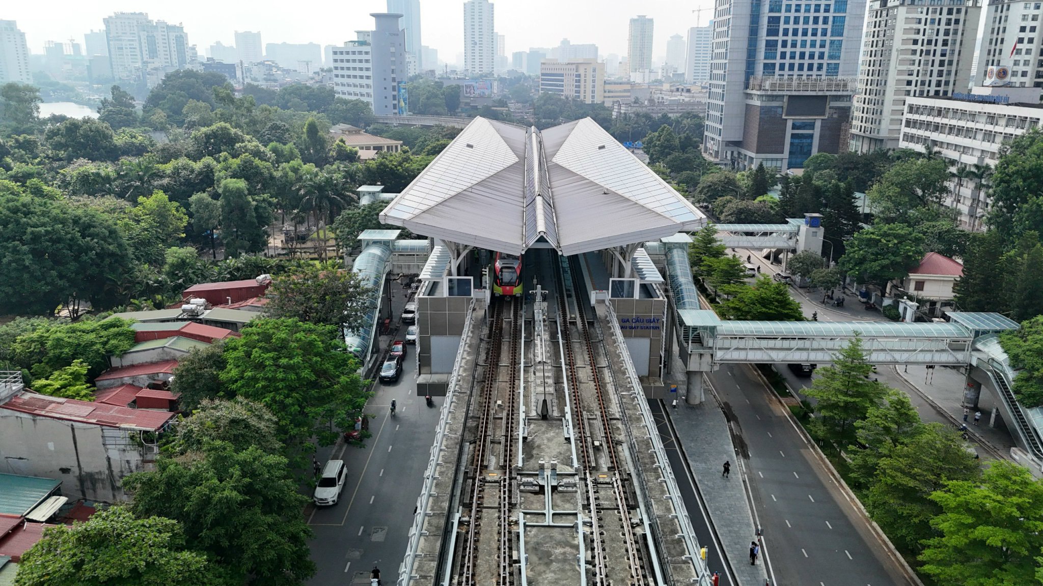 Chính thức vận hành thương mại 8,5 km trên cao tuyến đường sắt Nhổn - ga Hà Nội - Ảnh 6.