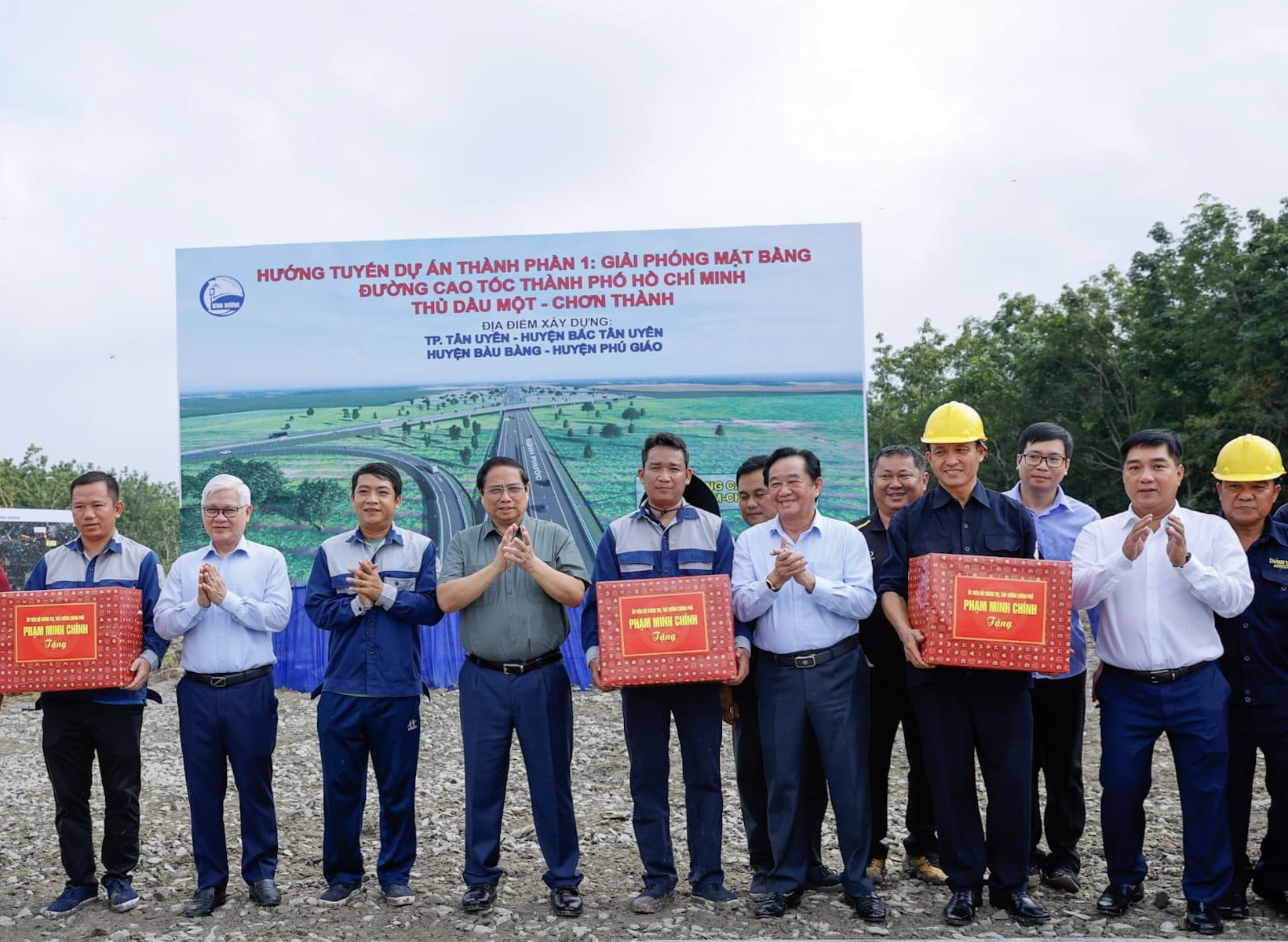 Thủ tướng Phạm Minh Chính: Cần đẩy nhanh cao tốc Thủ Dầu Một - Chơn Thành để kết nối vùng - Ảnh 3.