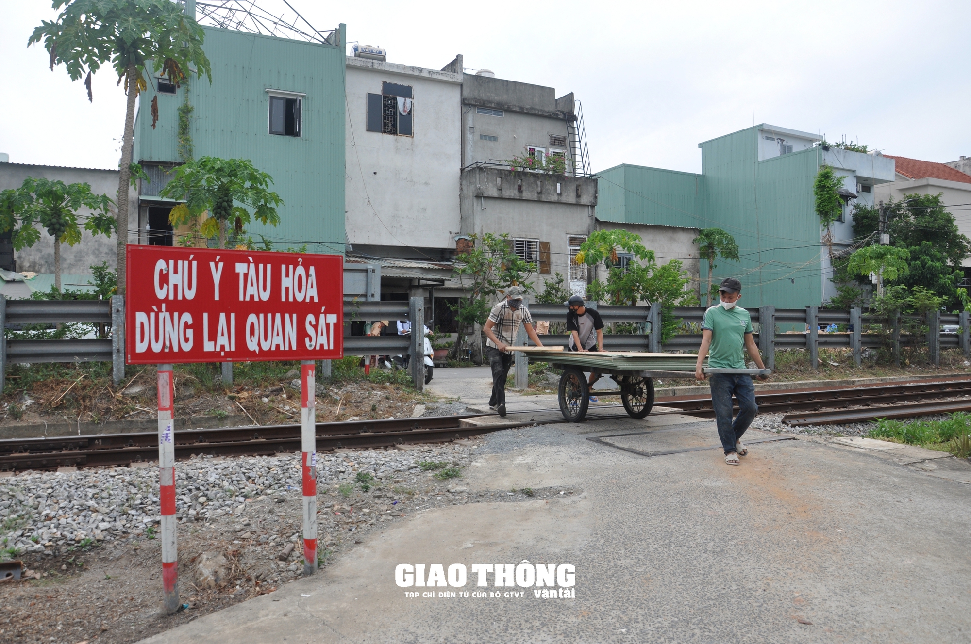 Phát sinh nhiều lối đi tự mở, gây mất ATGT tuyến đường sắt ở địa bàn TP. Đà Nẵng - Ảnh 3.