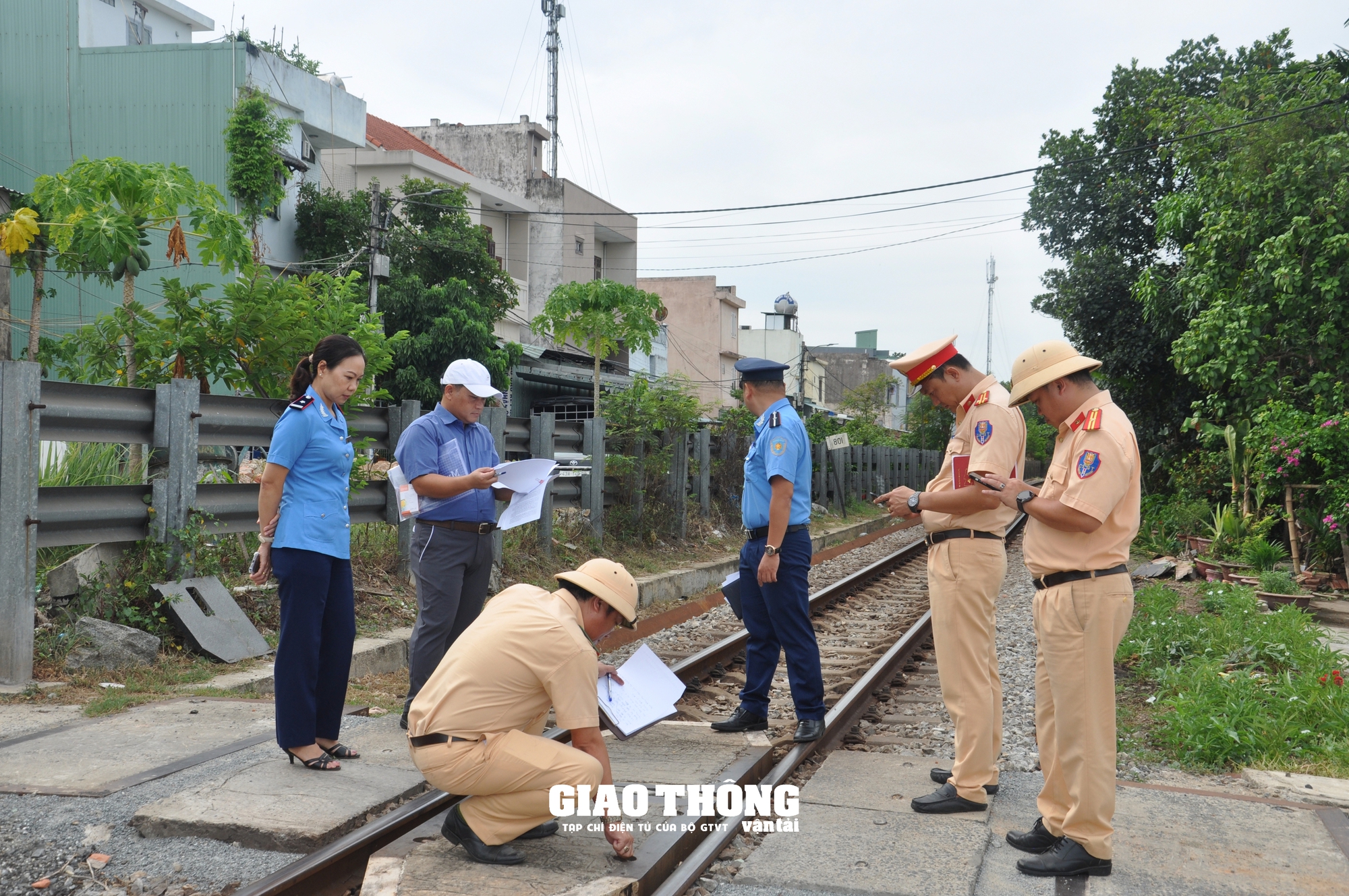 Phát sinh nhiều lối đi tự mở, gây mất ATGT tuyến đường sắt ở địa bàn TP. Đà Nẵng - Ảnh 7.