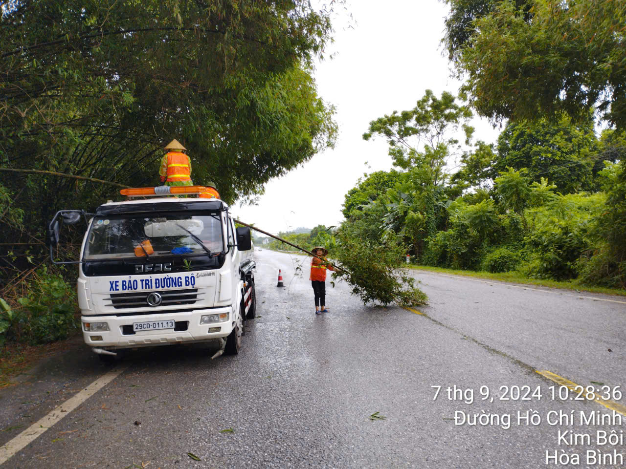 Cập nhật tình hình giao thông và thiệt hại do bão số 3 - Ảnh 3.