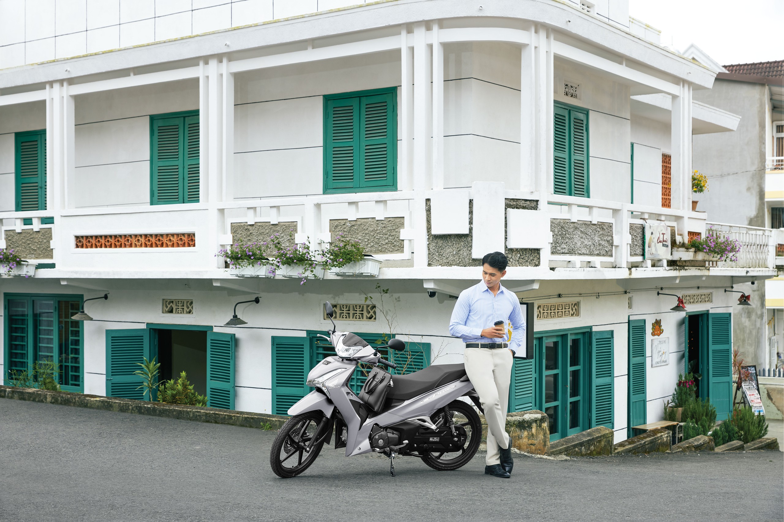 Honda Future 125 FI 2025 ra mắt, thiết kế mới, tiêu thụ chỉ 1,47 lít/100 km - Ảnh 1.