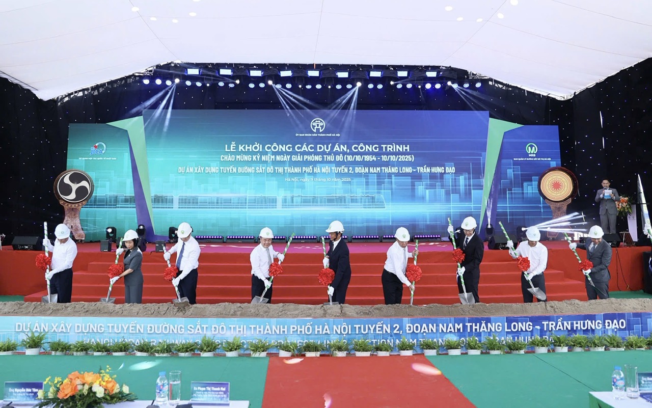 Hà Nội khởi công tuyến đường sắt đô thị số 2, đoạn Nam Thăng Long - Trần Hưng Đạo - Ảnh 1.