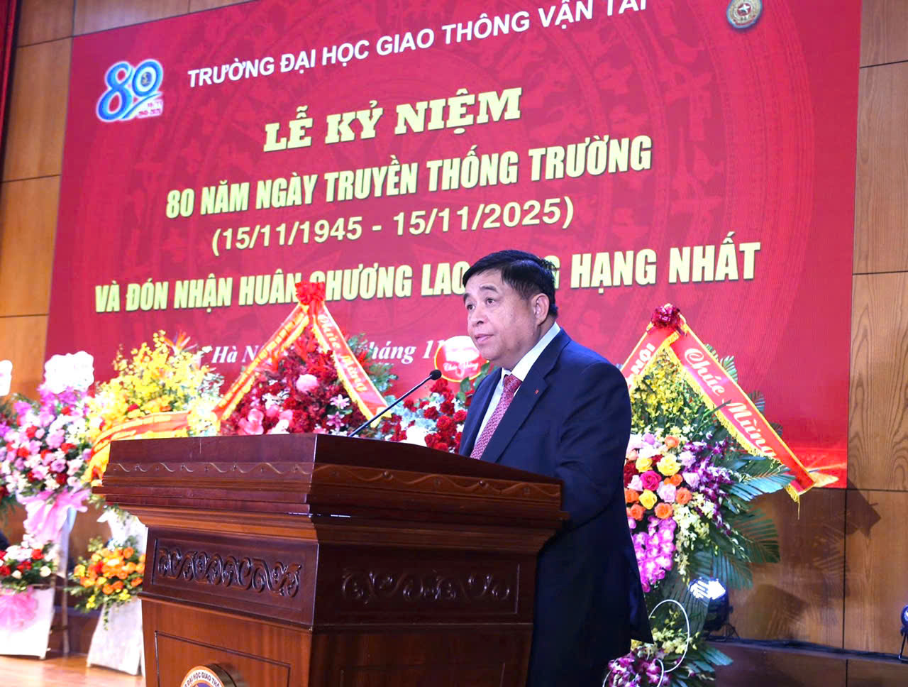 Trường Đại học GTVT đón nhận Huân chương Lao động hạng Nhất - Ảnh 3.