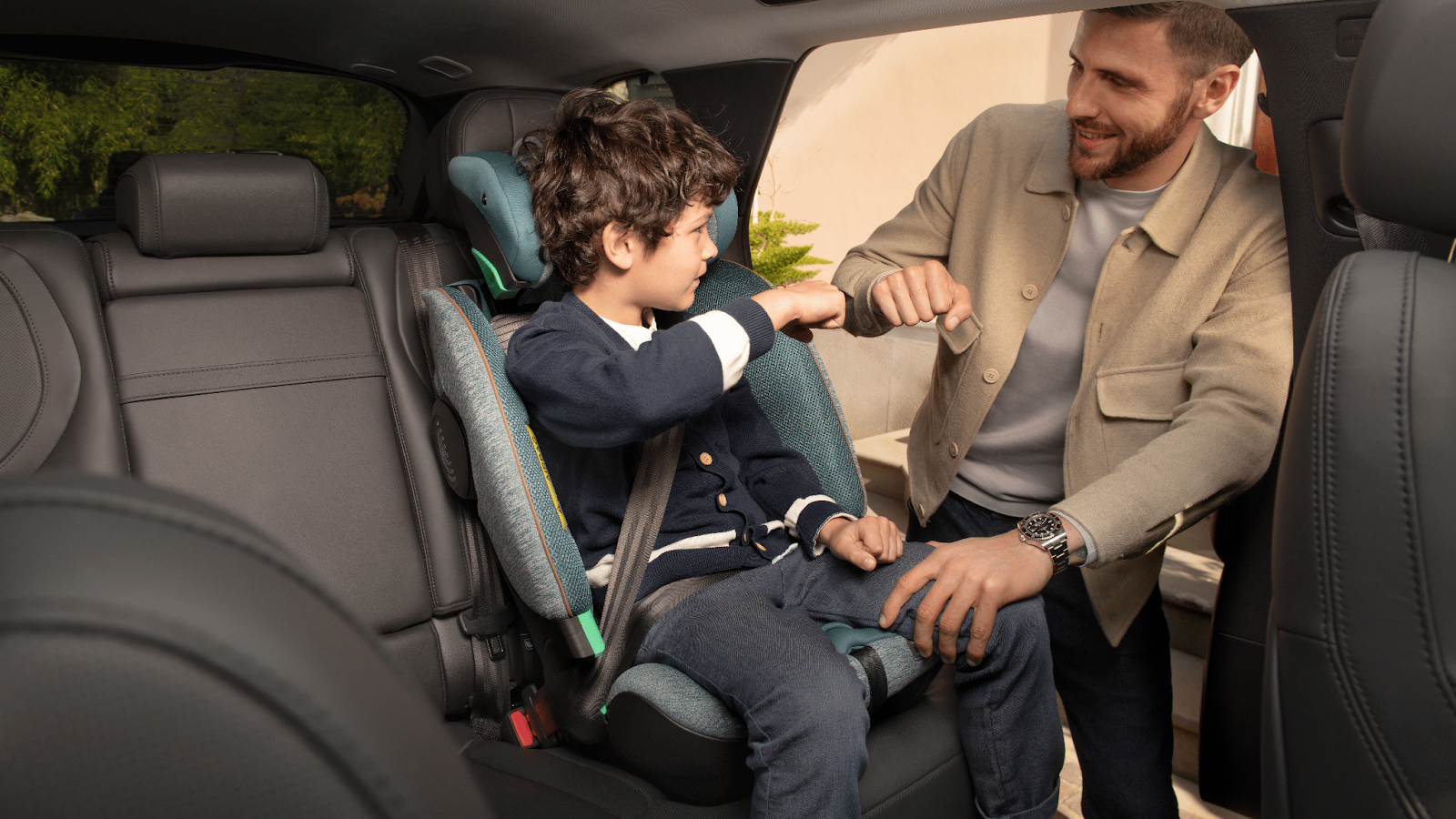 Ô tô kinh doanh dịch vụ có phải lắp ghế trẻ em?- Ảnh 1. Ô tô kinh doanh dịch vụ có phải lắp ghế trẻ em?- Ảnh 1.