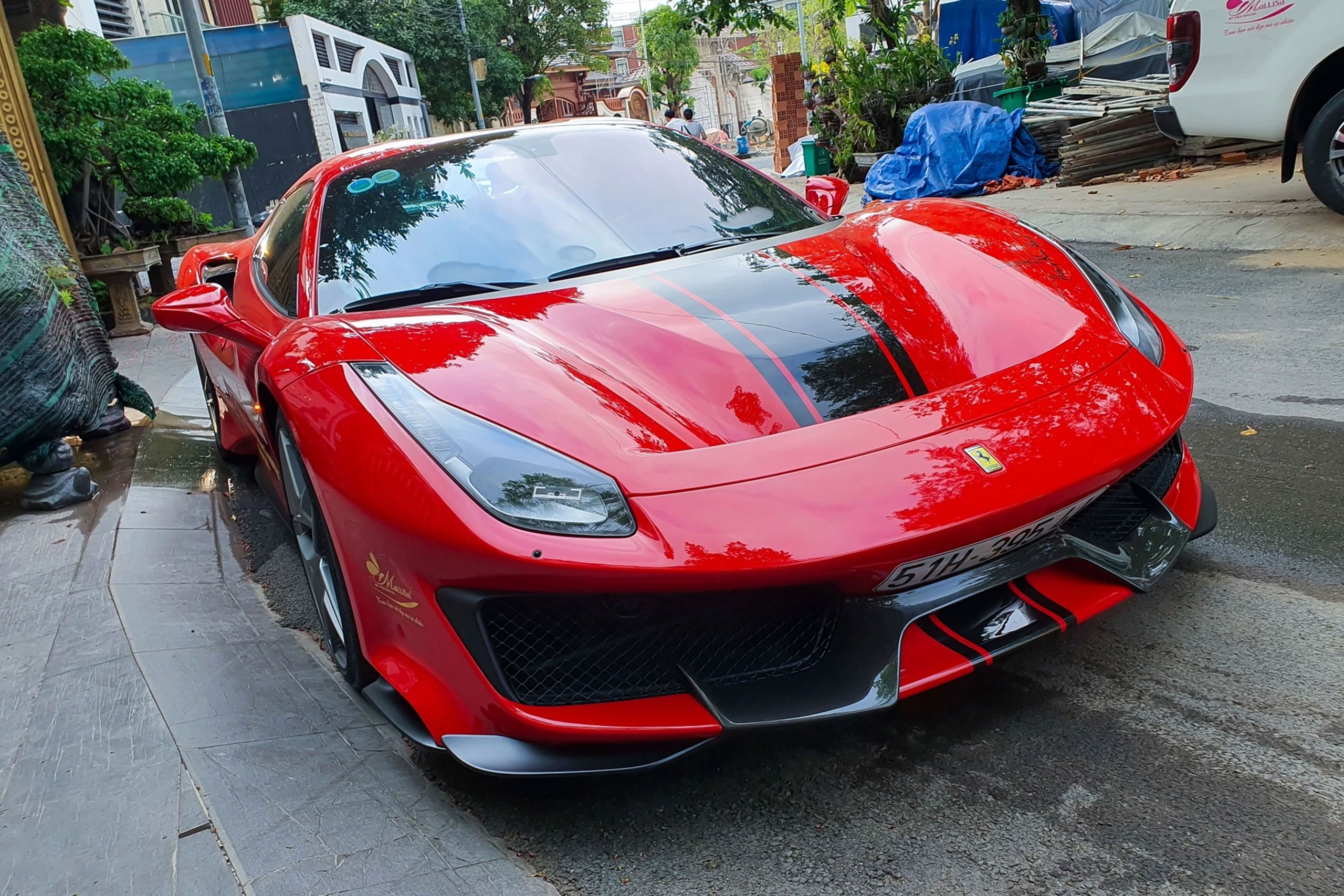 Dàn siêu xe vài trăm tỷ của vợ chồng thẩm mỹ viện Mailisa - Ảnh 4.