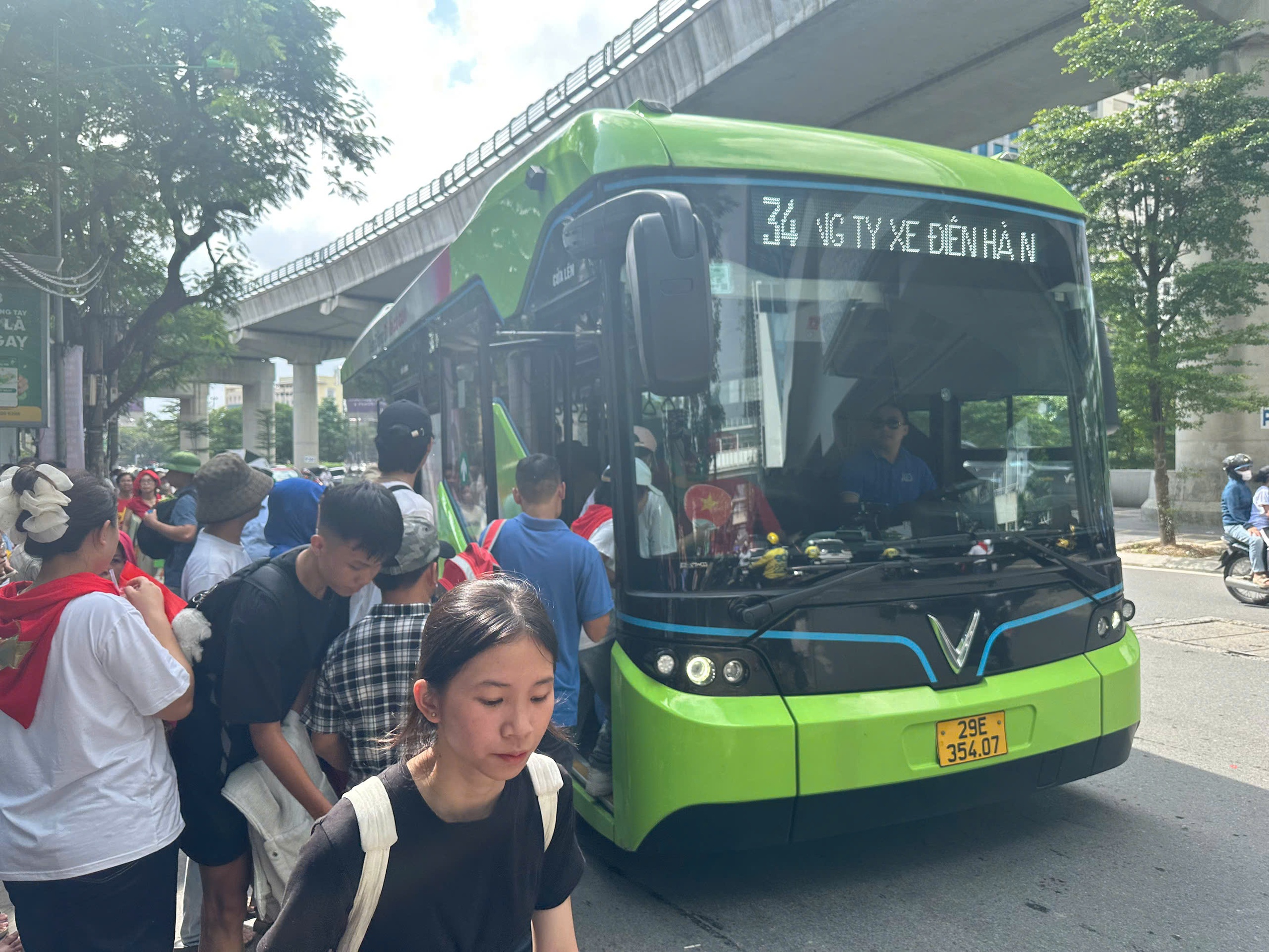 Phát triển hệ thống vận tải hành khách công cộng khối lượng lớn - Ảnh 1.