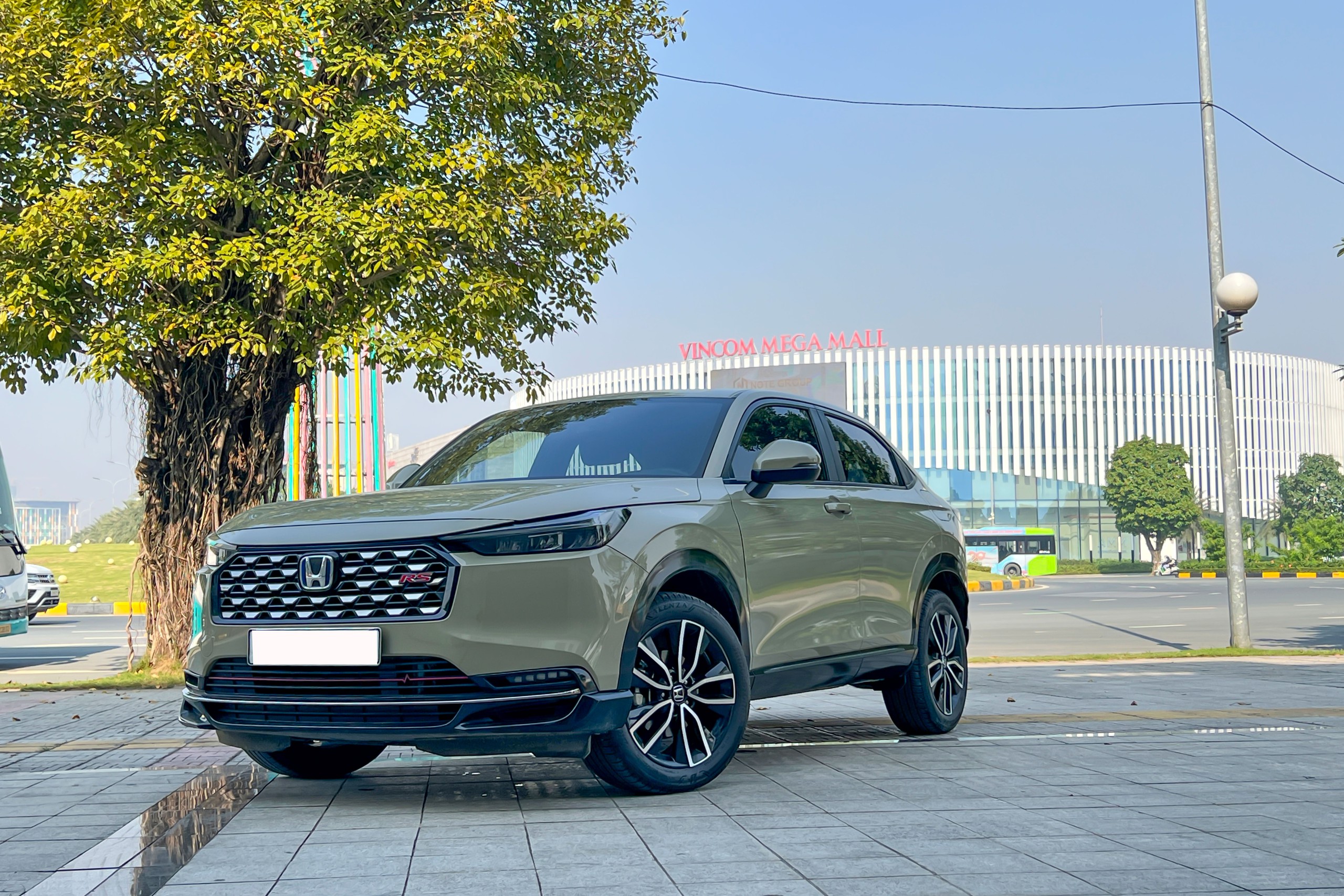 Đánh giá Honda HR-V e:HEV RS: Khác biệt ở vận hành - Ảnh 1.