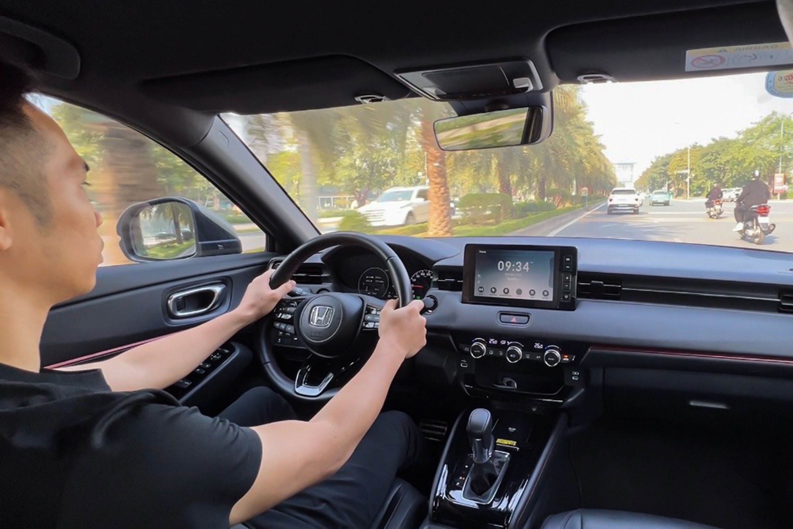 Đánh giá Honda HR-V e:HEV RS: Khác biệt ở vận hành - Ảnh 15.