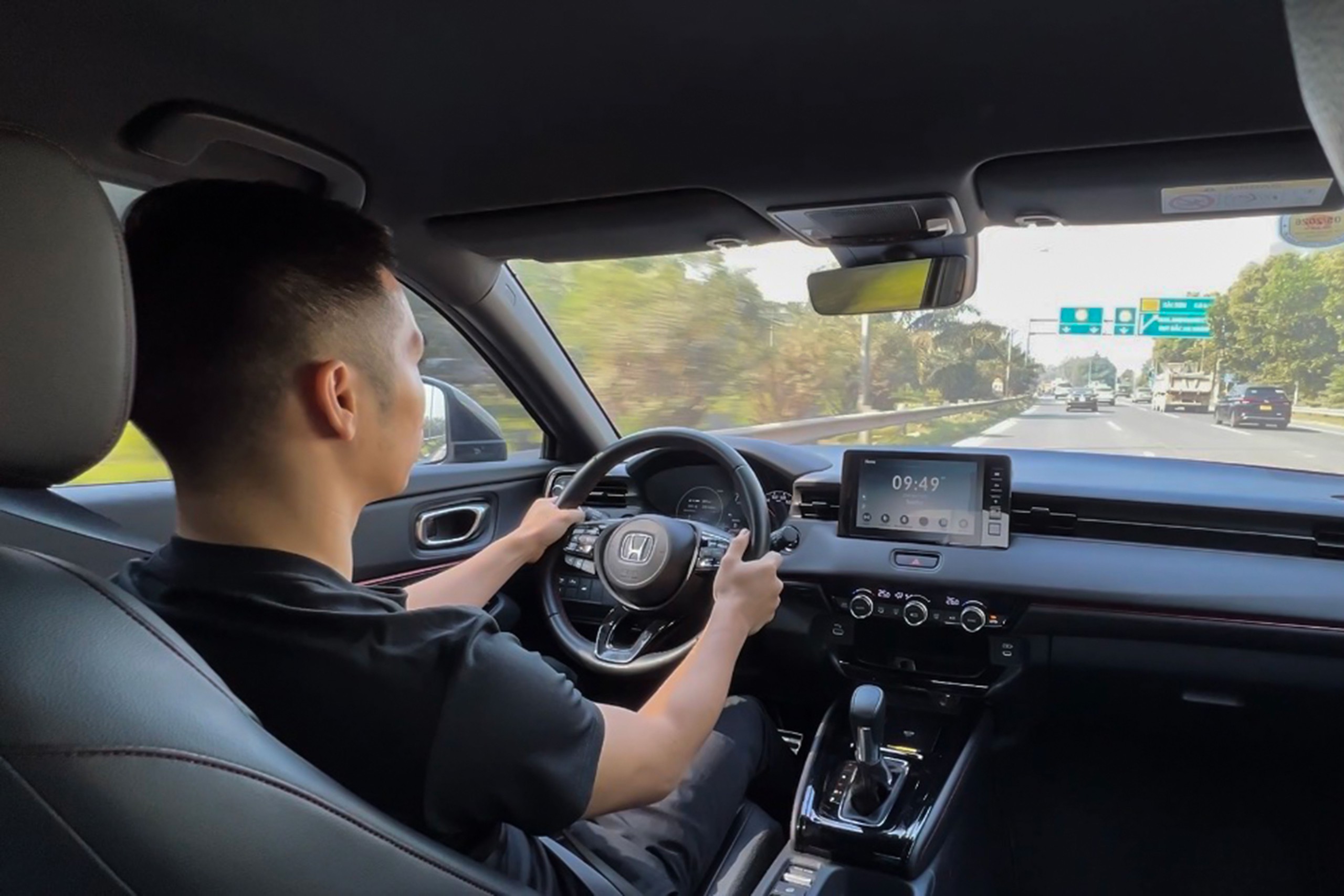 Đánh giá Honda HR-V e:HEV RS: Khác biệt ở vận hành - Ảnh 18.