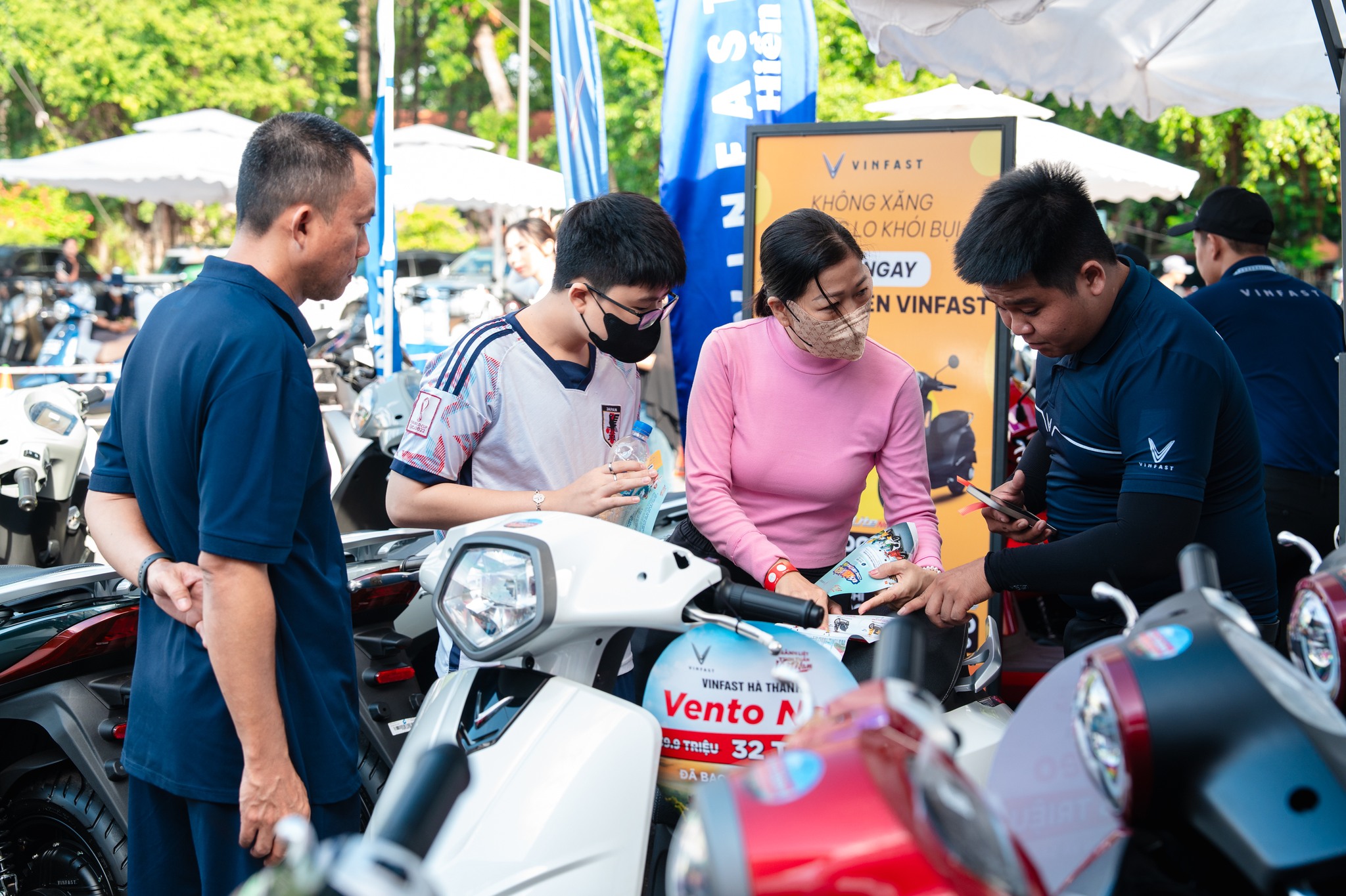 Điều kiện nhận hỗ trợ 5 triệu khi Hà Nội chuyển đổi xe máy điện - Ảnh 1.