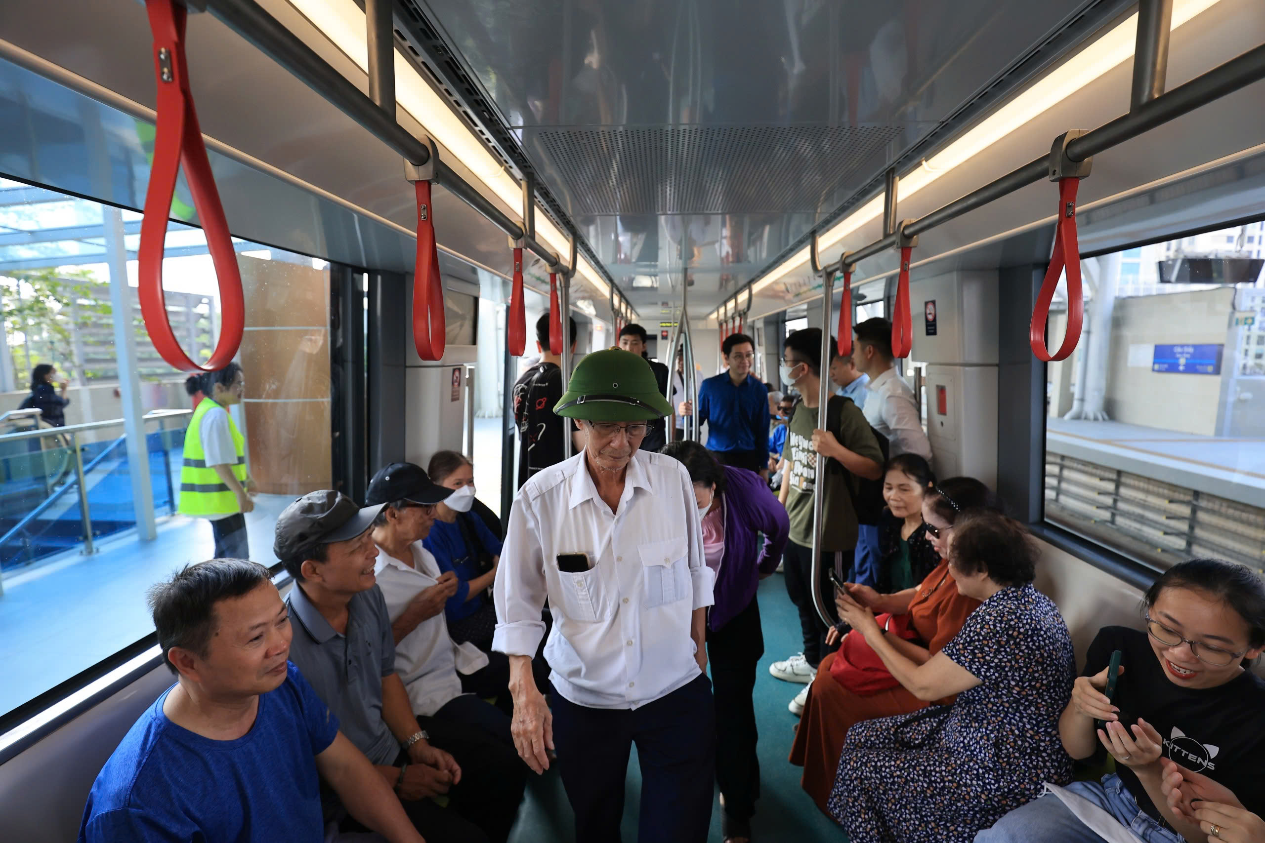 Tuyến đường sắt đô thị Cát Linh - Hà Đông sẽ đổi sang sử dụng vé định danh- Ảnh 1. Tuyến đường sắt đô thị Cát Linh - Hà Đông sẽ đổi sang sử dụng vé định danh- Ảnh 1.