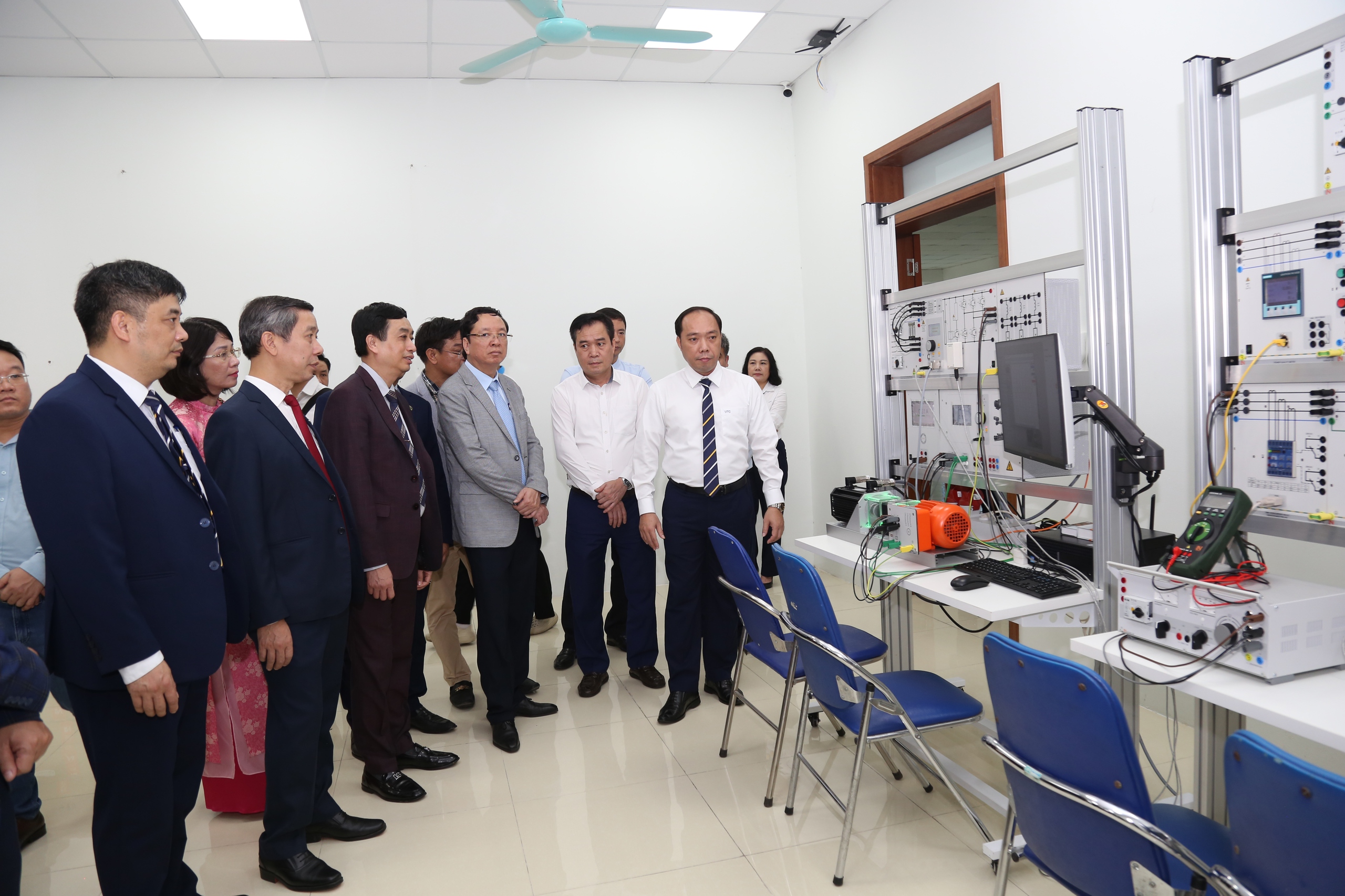 Trường Đại học GTVT khánh thành các phòng thí nghiệm - Ảnh 4.