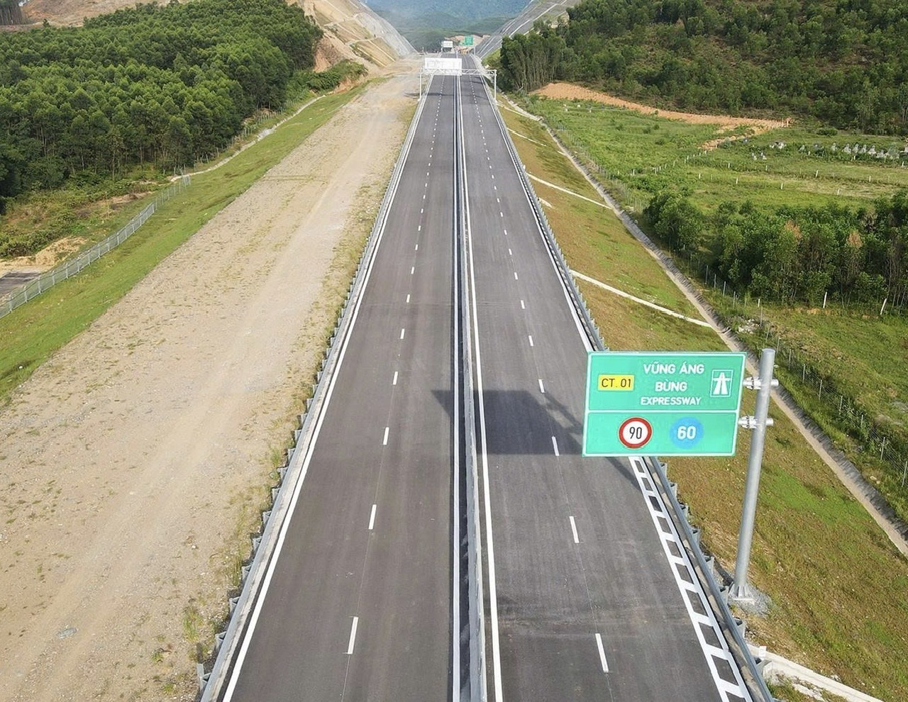 Quyết tâm hoàn thành đúng tiến độ các dự án trọng điểm - Ảnh 1.