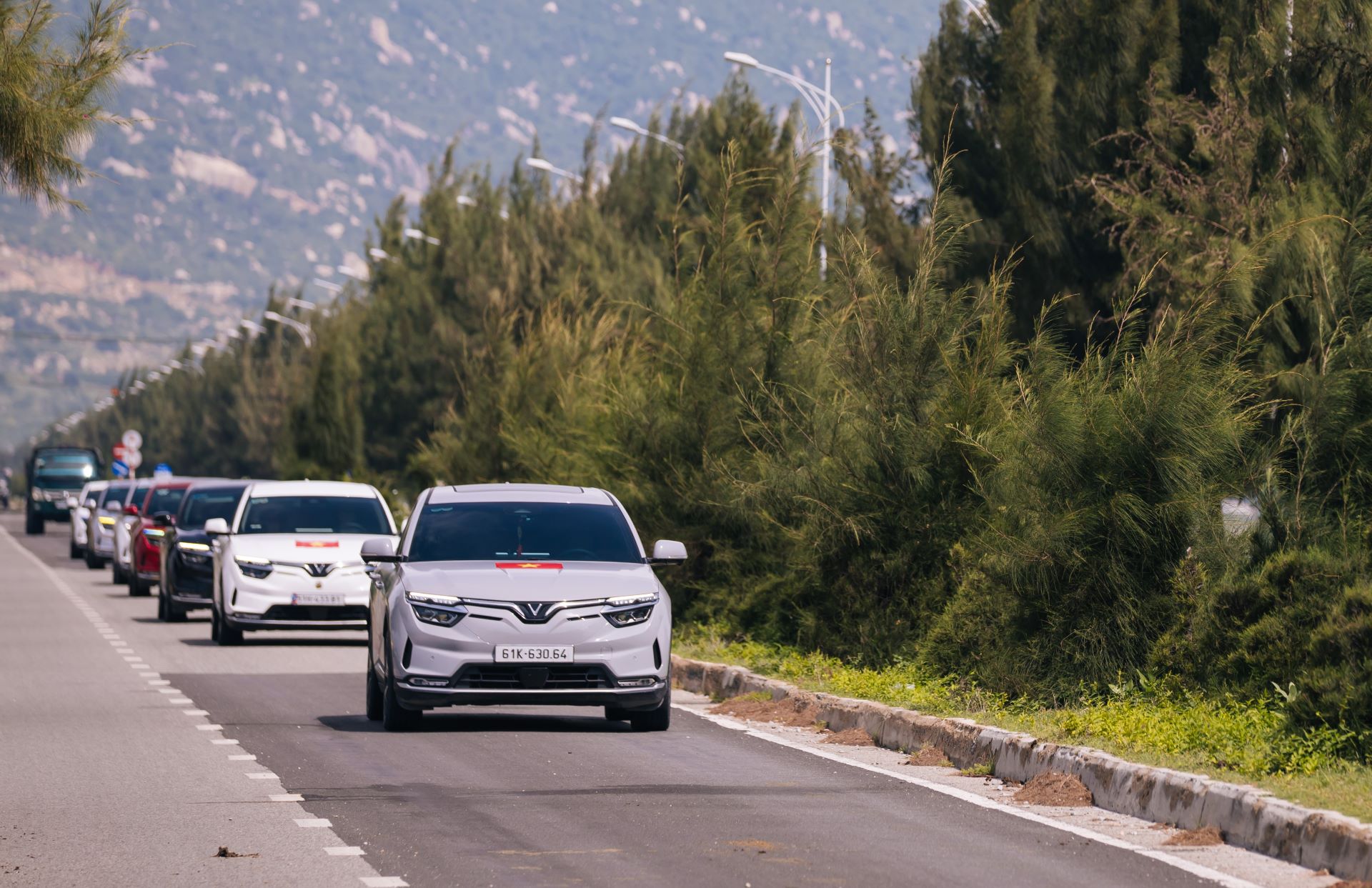 Đi 10.000 km xuyên nhiều địa hình, chủ xe khẳng định VinFast VF 8 “bản lĩnh, đáng tin cậy” - Ảnh 1.