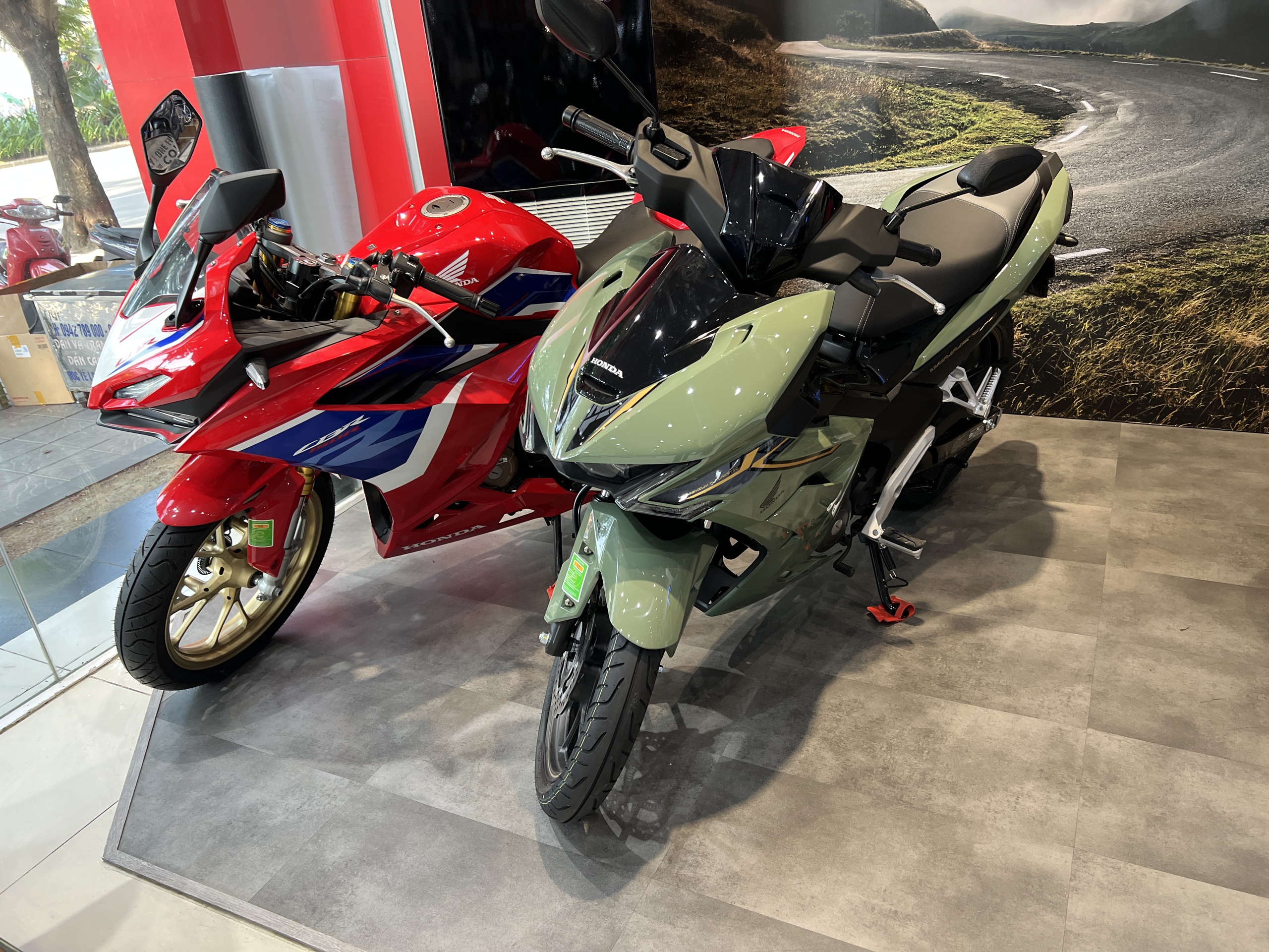 Xe máy đua giảm giá cuối năm, diễn biến lạ của thị trường Việt Nam- Ảnh 1.