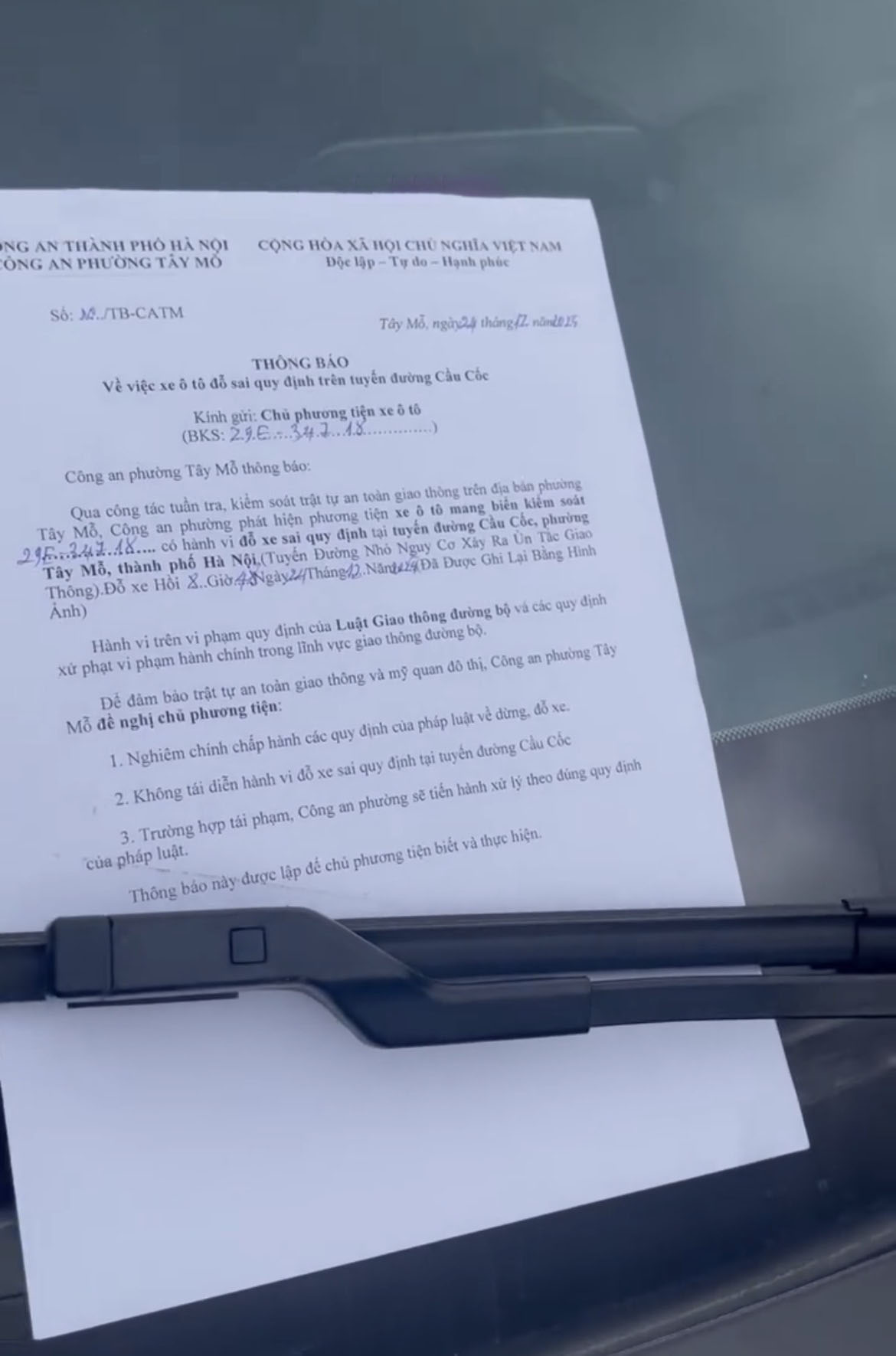 Hà Nội sẽ xử phạt ôtô đỗ sai quy định theo phương thức mới- Ảnh 1.