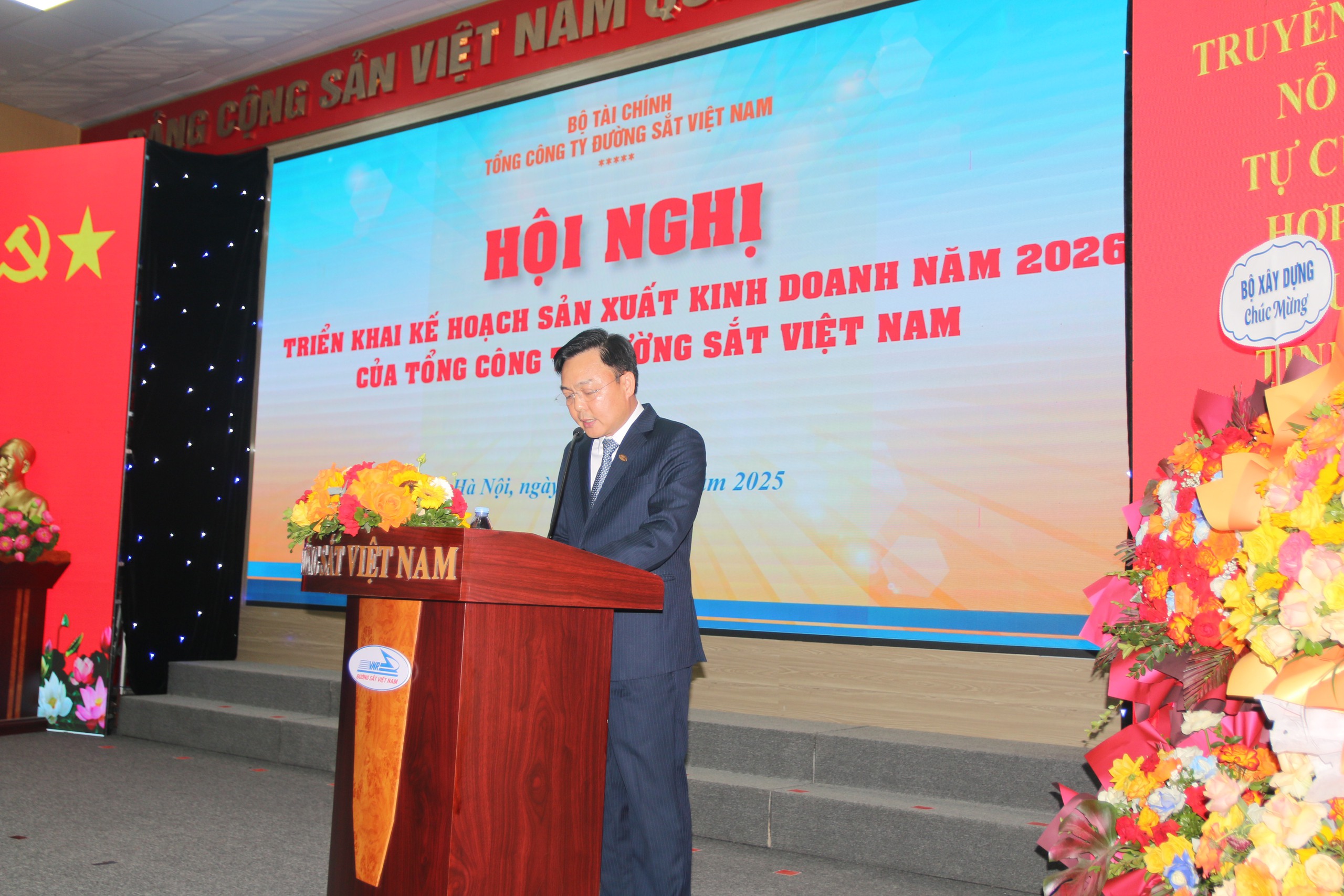 Đường sắt tập trung tái cơ cấu theo định hướng mô hình tập đoàn- Ảnh 2.