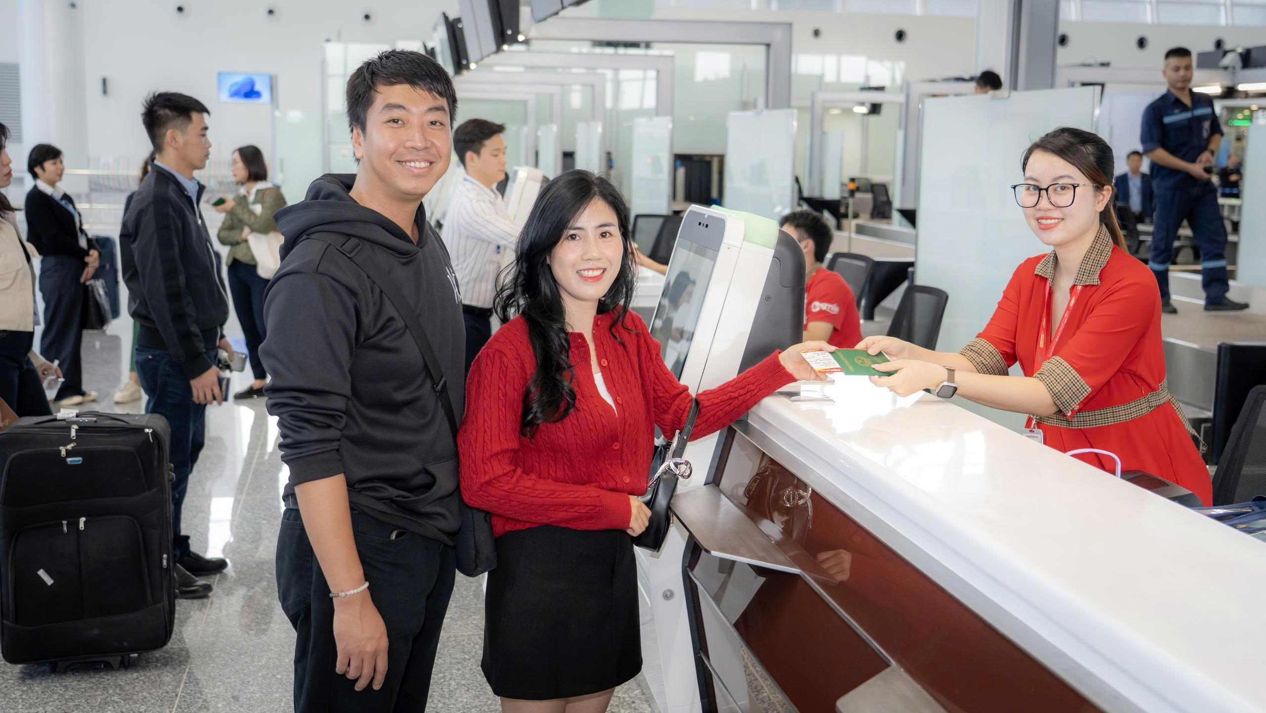 Cận cảnh diện mạo mới Nhà ga T2 Nội Bài, sẵn sàng khai thác từ ngày 19/12/2025 - Ảnh 4.