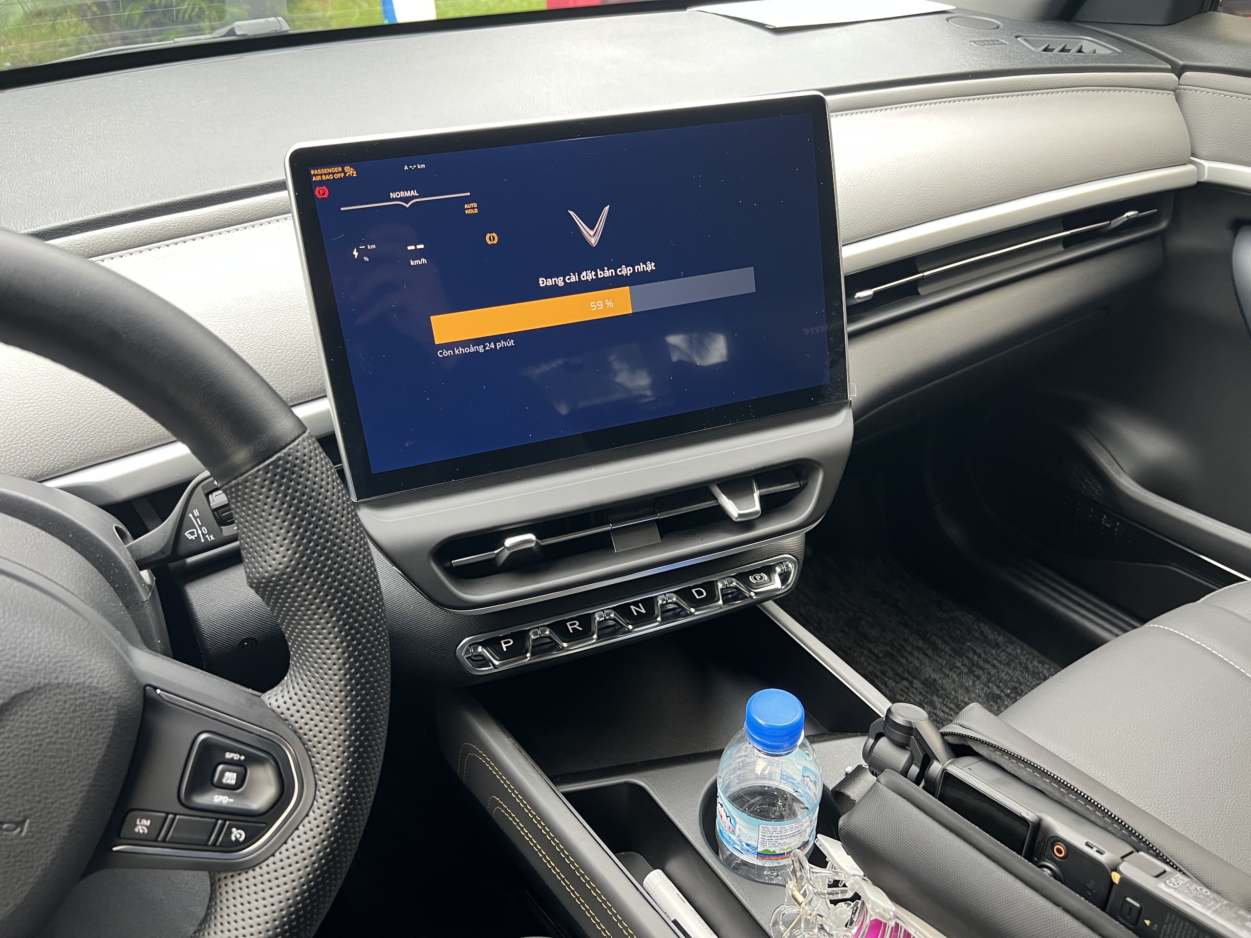 Ôtô điện VinFast đã tự cập nhật phần mềm tại nhà, chấm dứt cảnh xếp hàng chờ đợi ở đại lý- Ảnh 1. Ôtô điện VinFast đã tự cập nhật phần mềm tại nhà, chấm dứt cảnh xếp hàng chờ đợi ở đại lý- Ảnh 1.