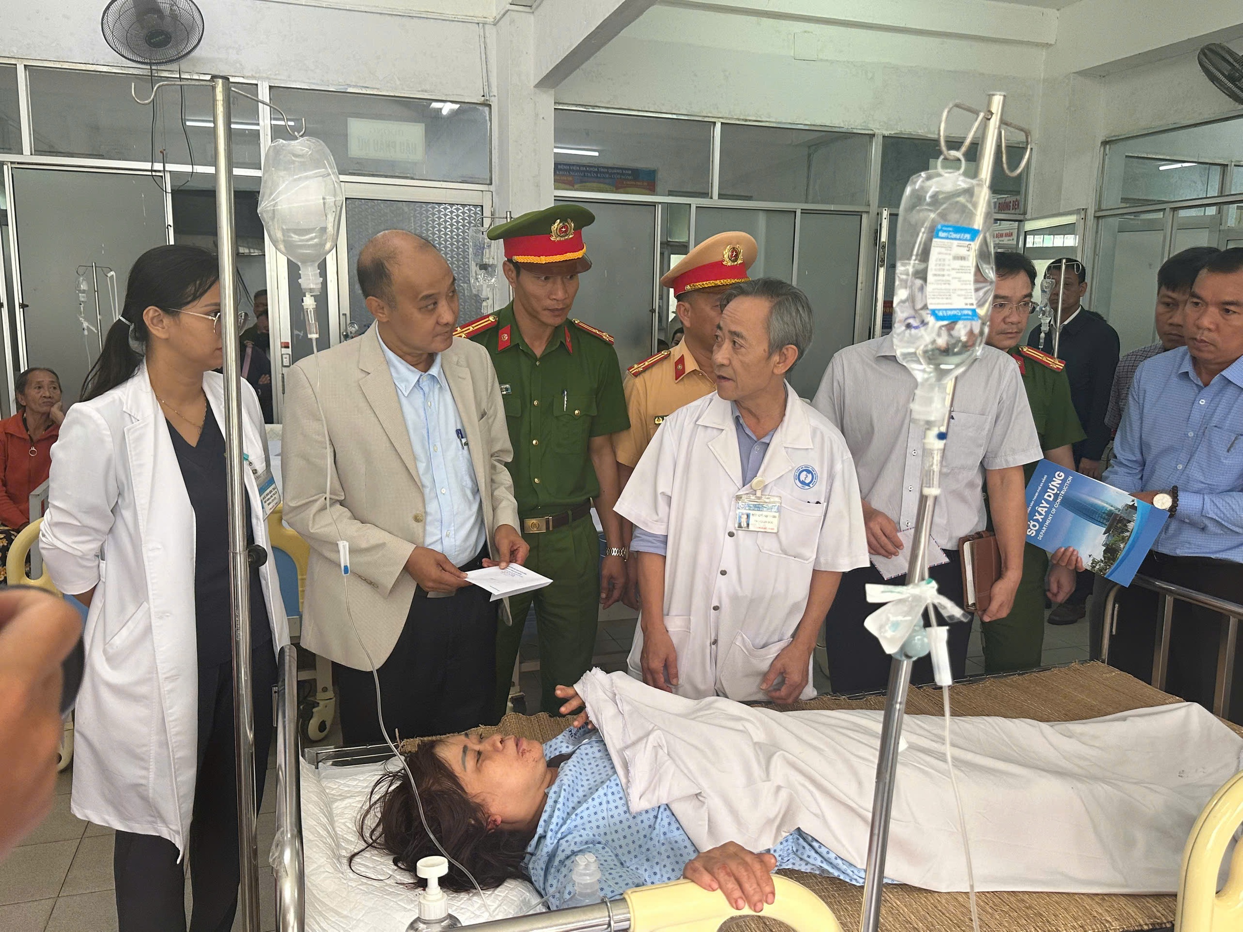 Đà Nẵng: Nguyên nhân vụ TNGT khiến 4 người tử vong, 7 người bị thương - Ảnh 1.