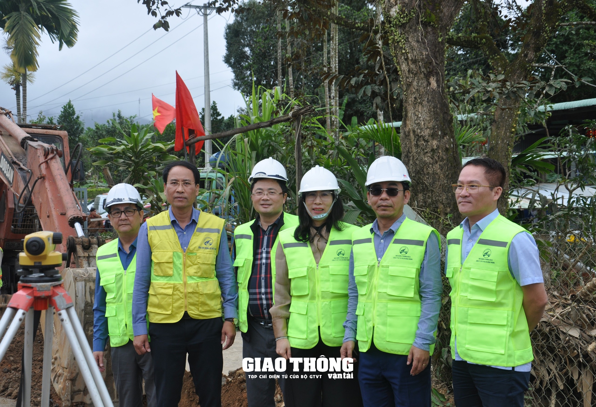 Ngành Đường bộ phát động ra quân bảo trì, bảo dưỡng thường xuyên các tuyến quốc lộ năm 2025 - Ảnh 3.