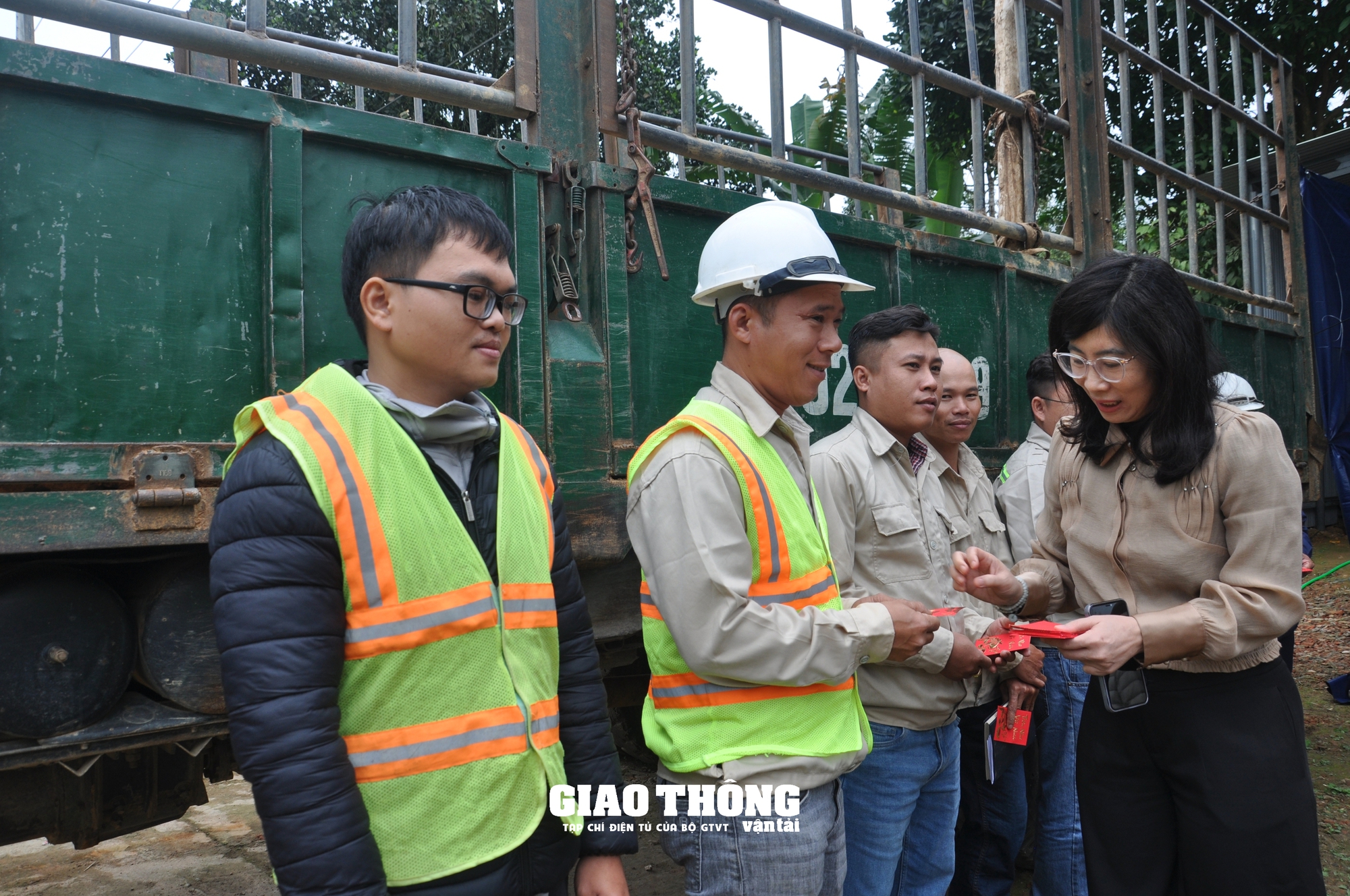 Ngành Đường bộ phát động ra quân bảo trì, bảo dưỡng thường xuyên các tuyến quốc lộ năm 2025 - Ảnh 9.