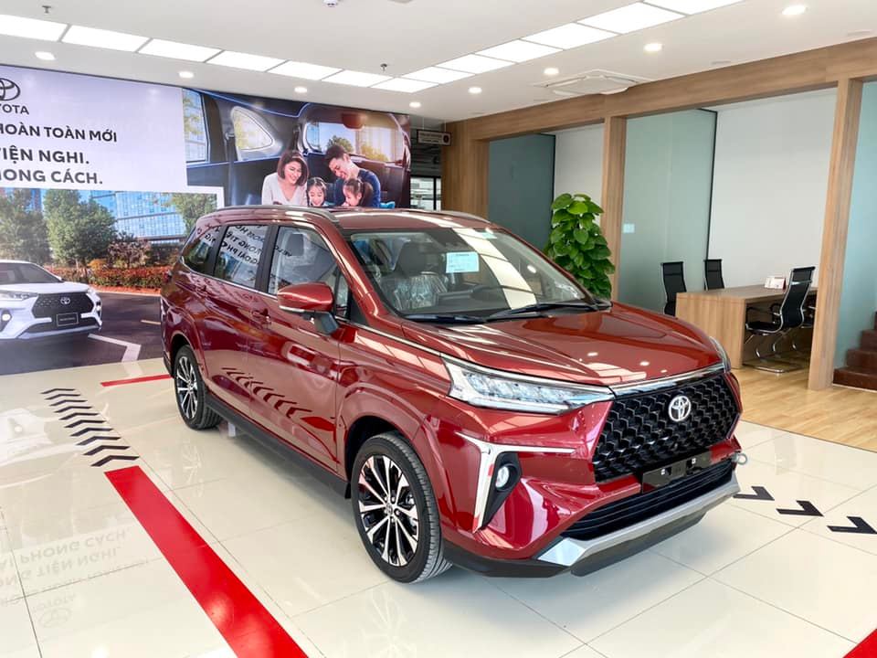 Giá xe Toyota Veloz Cross lăn bánh tháng 2/2025: Giảm mạnh làm khó Mitsubishi Xpander- Ảnh 1.