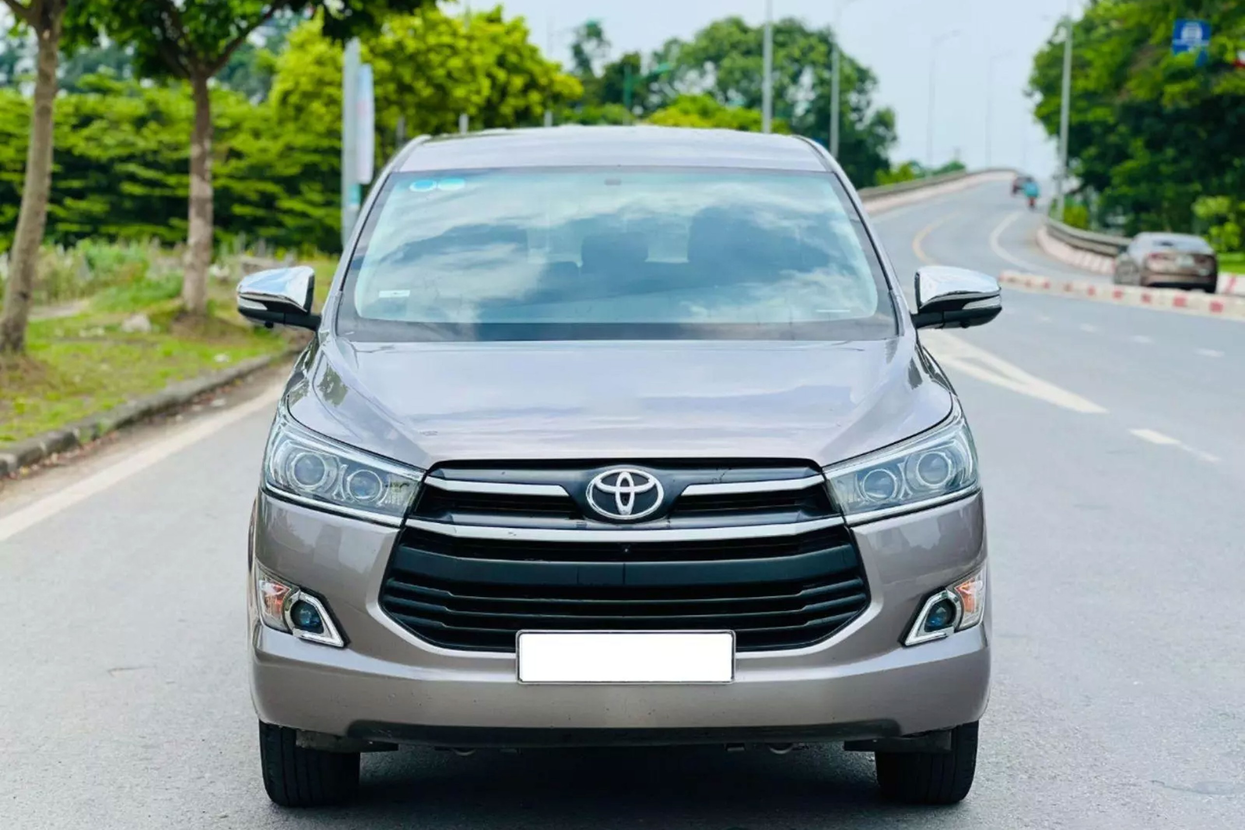 400 triệu mua ô tô 7 chỗ cũ: Đây là xe đáng chọn hơn Toyota Innova, Mitsubishi Xpander - Ảnh 1.