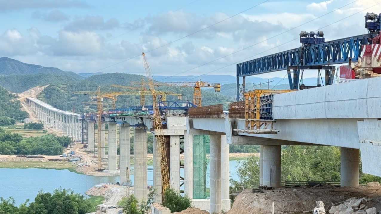 Chùm ảnh cầu Kỳ Lộ thuộc Dự án cao tốc thành phần đoạn Quy Nhơn - Chí Thạnh - Ảnh 11.