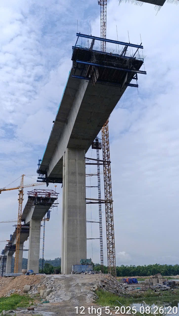 Chùm ảnh cầu Kỳ Lộ thuộc Dự án cao tốc thành phần đoạn Quy Nhơn - Chí Thạnh - Ảnh 10.