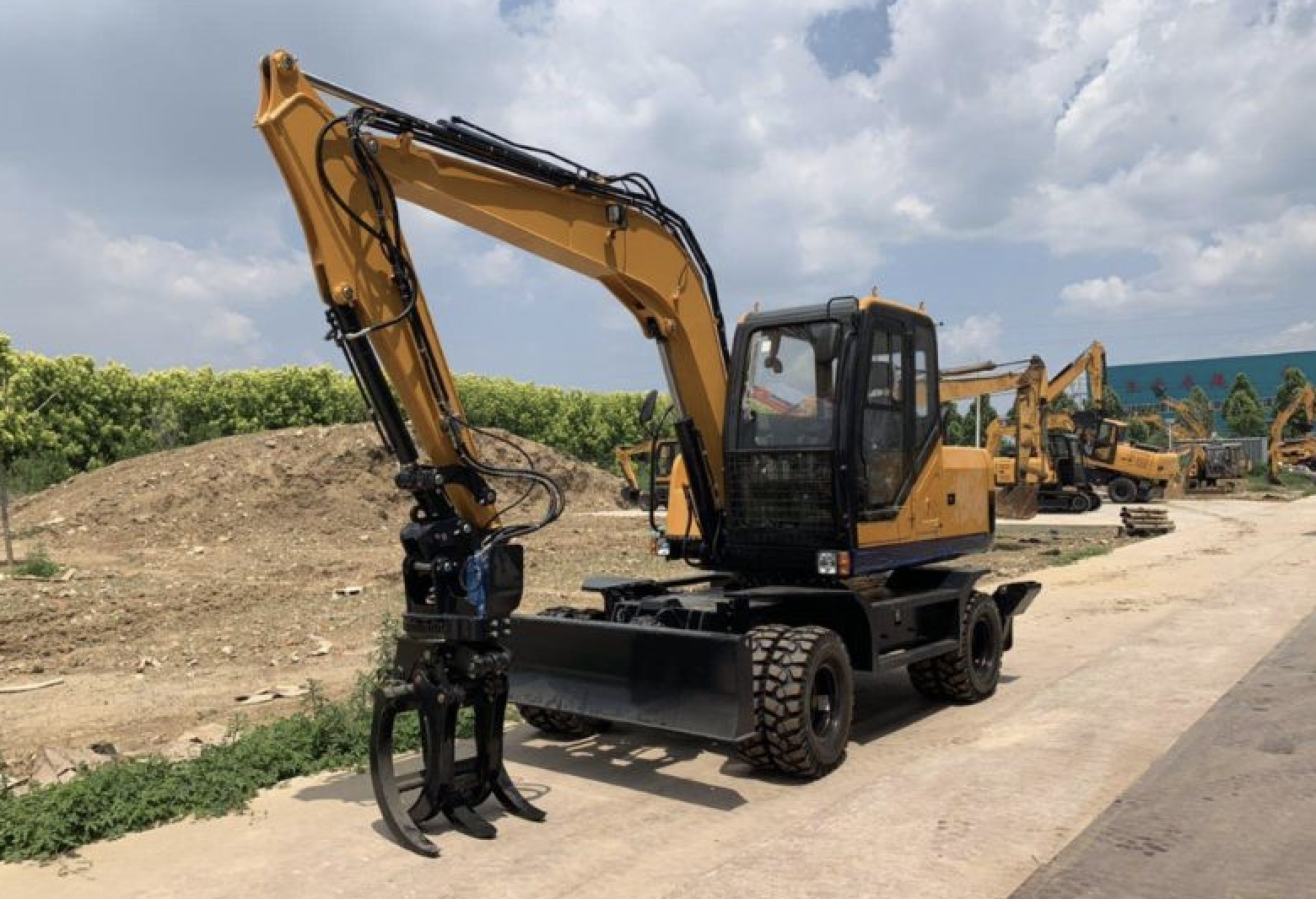 Những loại máy xây dựng phổ biến ở các công trình Việt Nam - Ảnh 2.