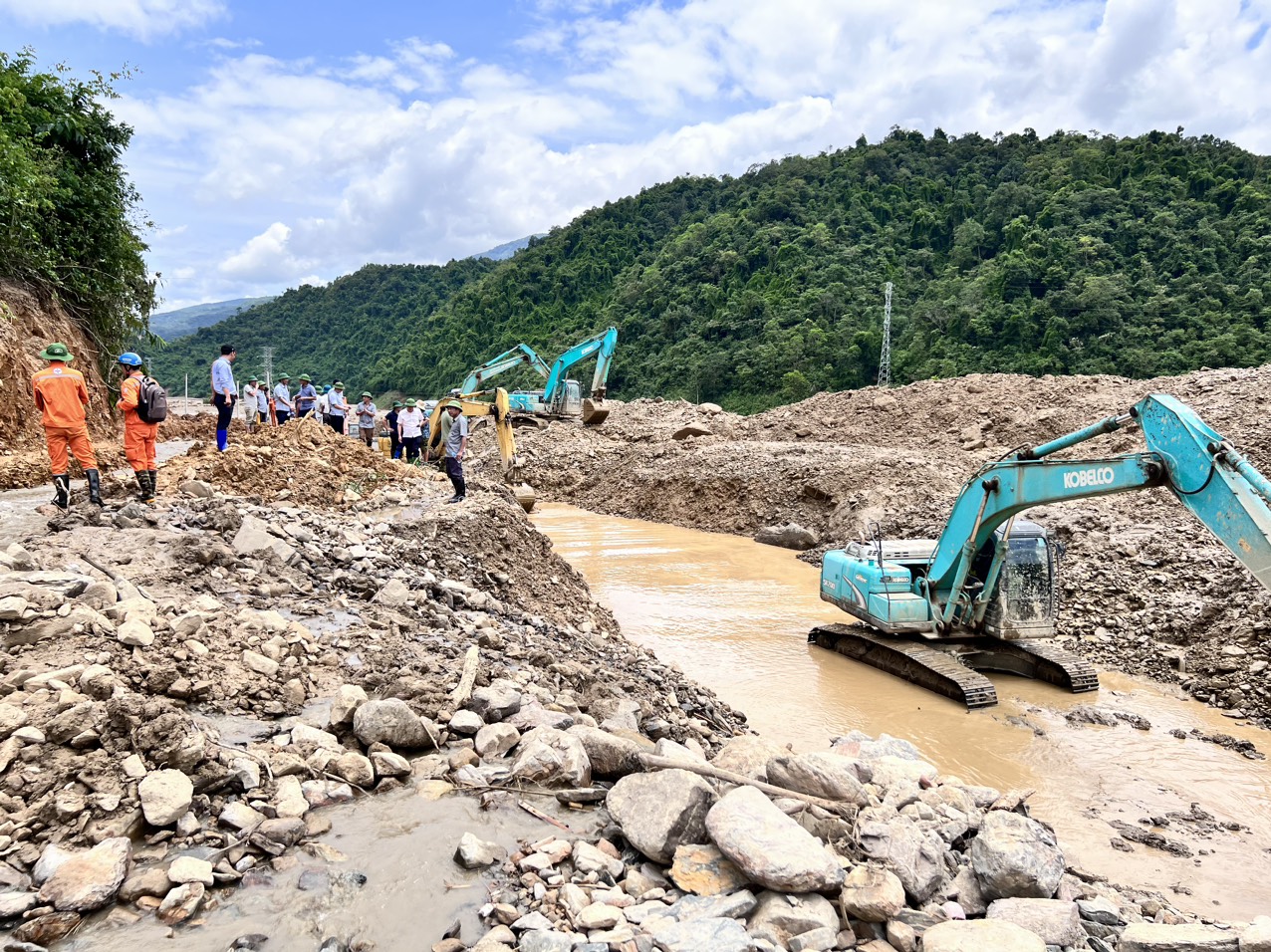 Tập trung ứng phó và khắc phục hậu quả do mưa lũ tại miền Bắc và Bắc Trung bộ. - Ảnh 1.