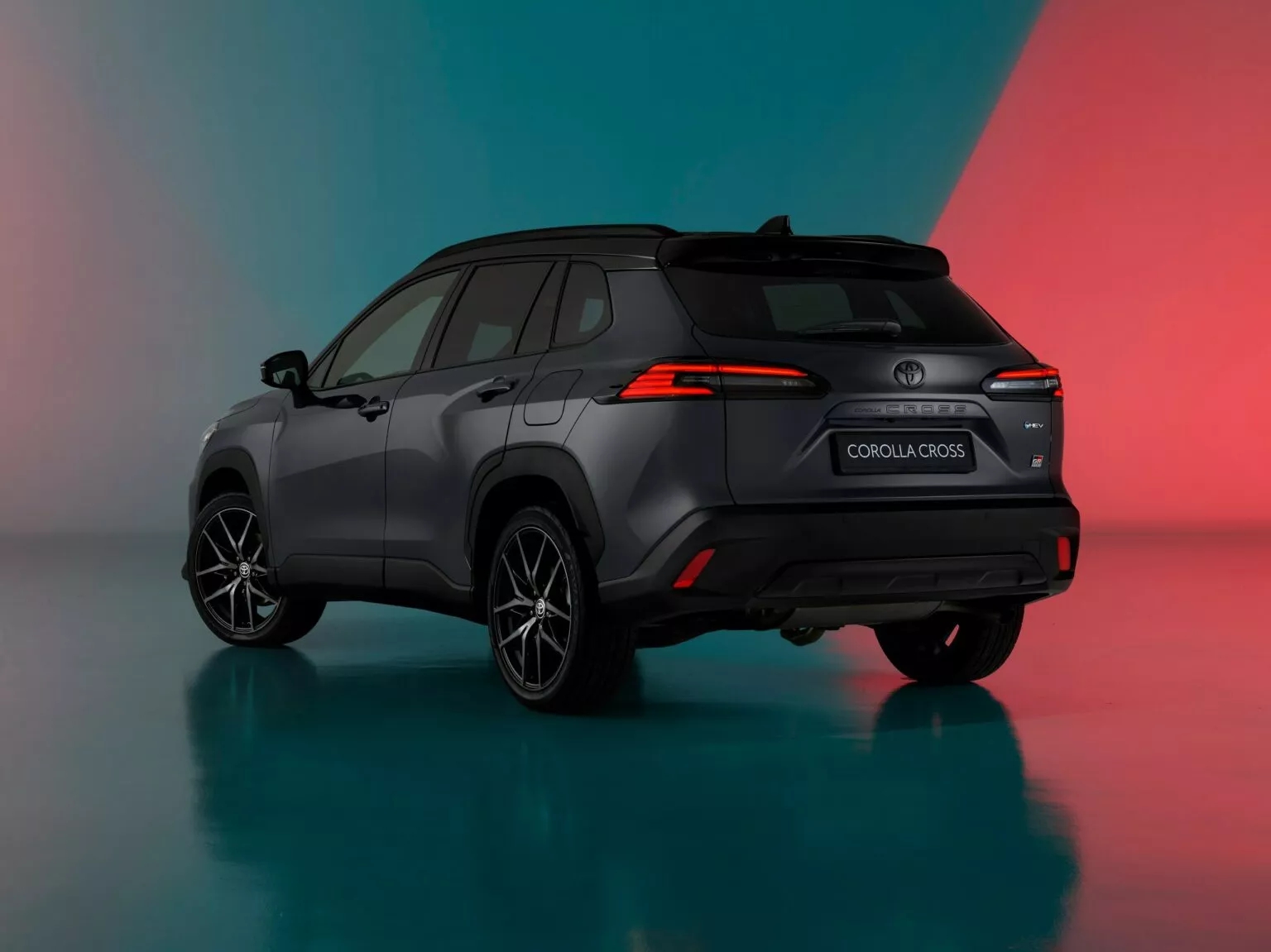 Toyota Corolla Cross 2026 ra mắt với diện mạo thể thao - Ảnh 2.