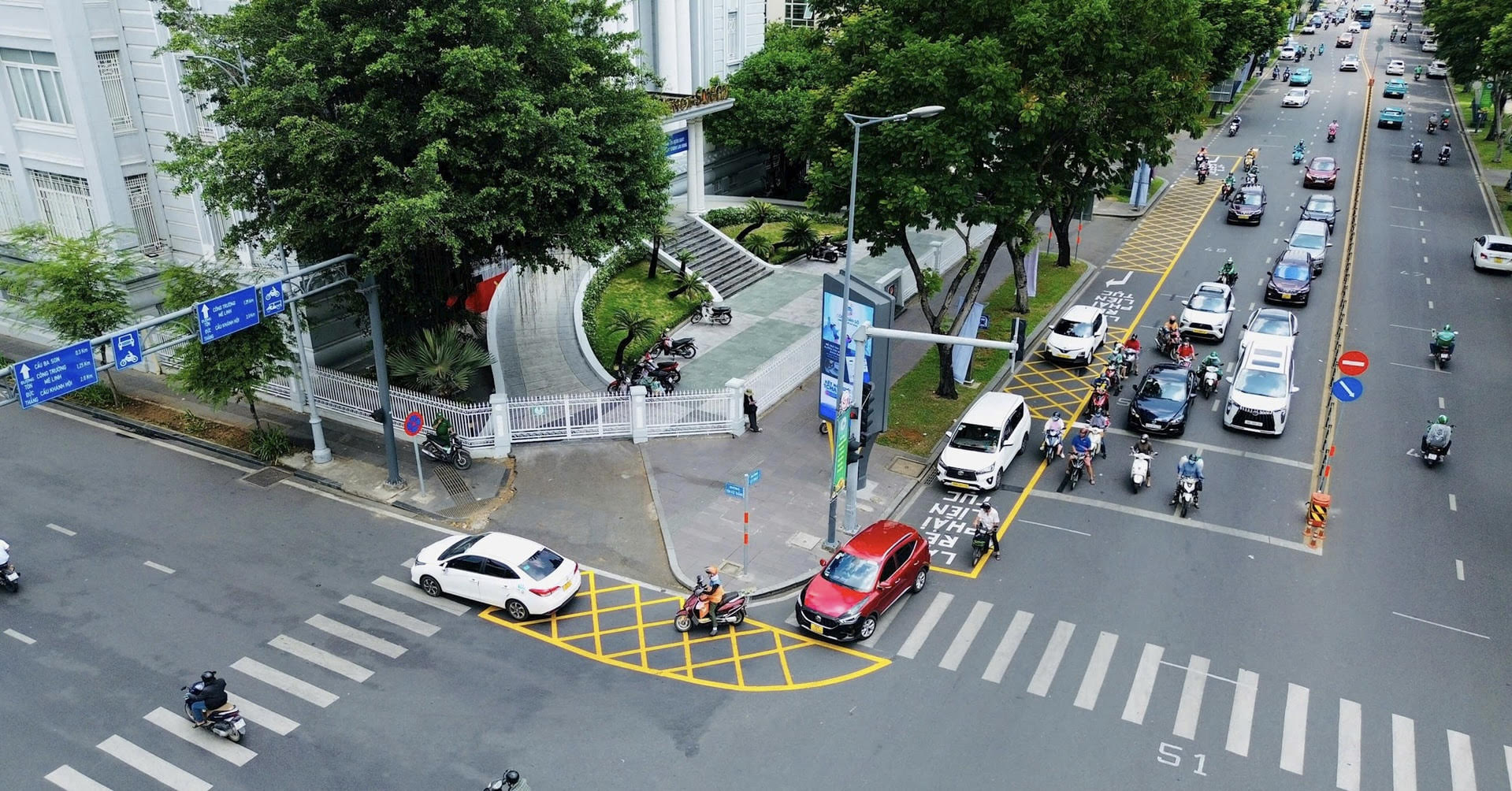 TP Hồ Chí Minh: Nỗ lực điều chỉnh tổ chức nhằm giảm ùn tắc giao thông - Ảnh 1.
