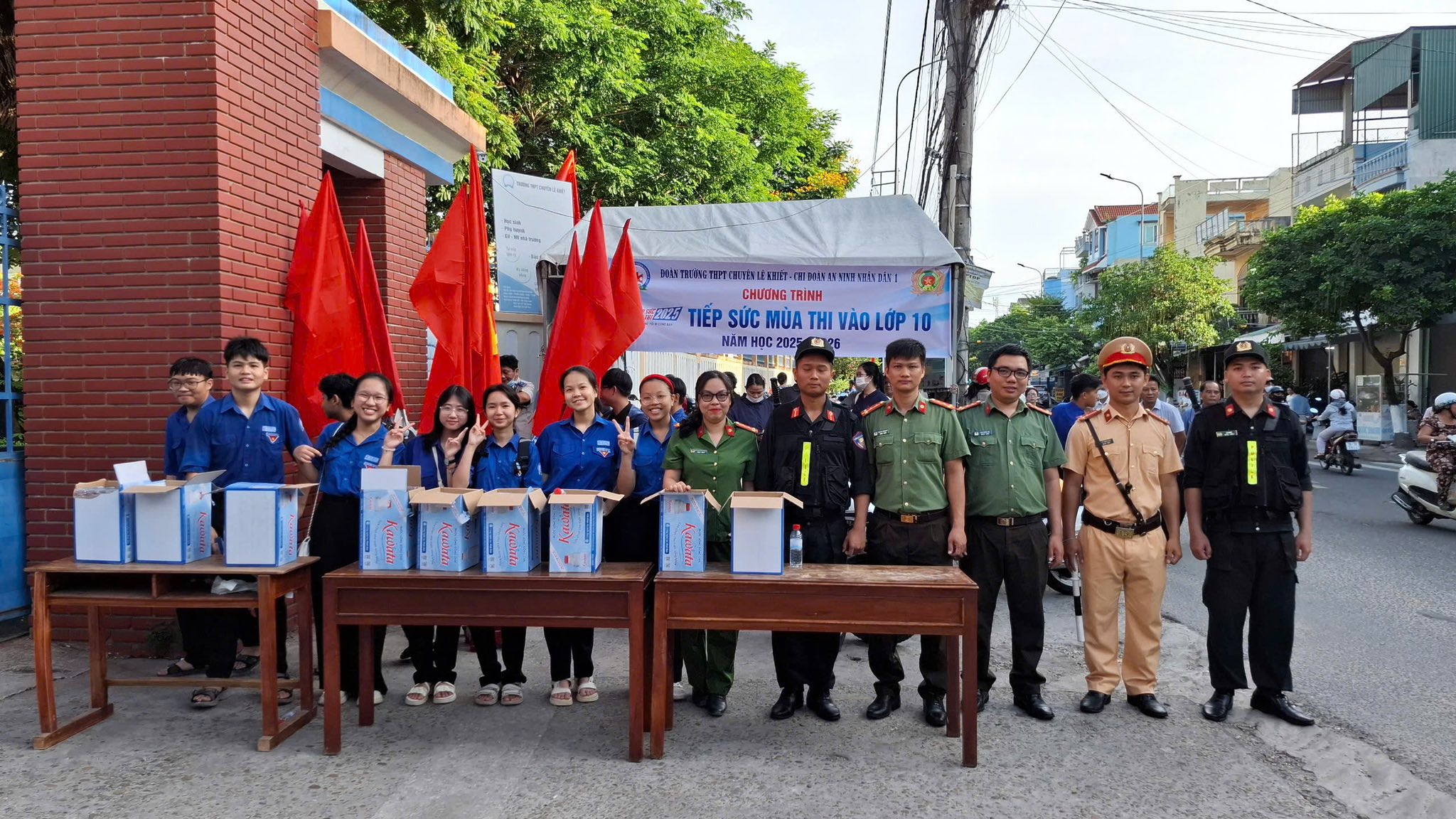 Xử lý "điểm nóng" mất ATGT, đảm bảo kỳ thi tốt nghiệp THPT năm 2025 diễn ra an toàn - Ảnh 2.