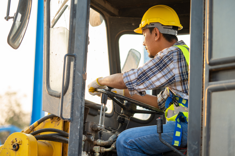 Những nguy hiểm cần lưu ý khi vận hành máy xây dựng - Ảnh 1.